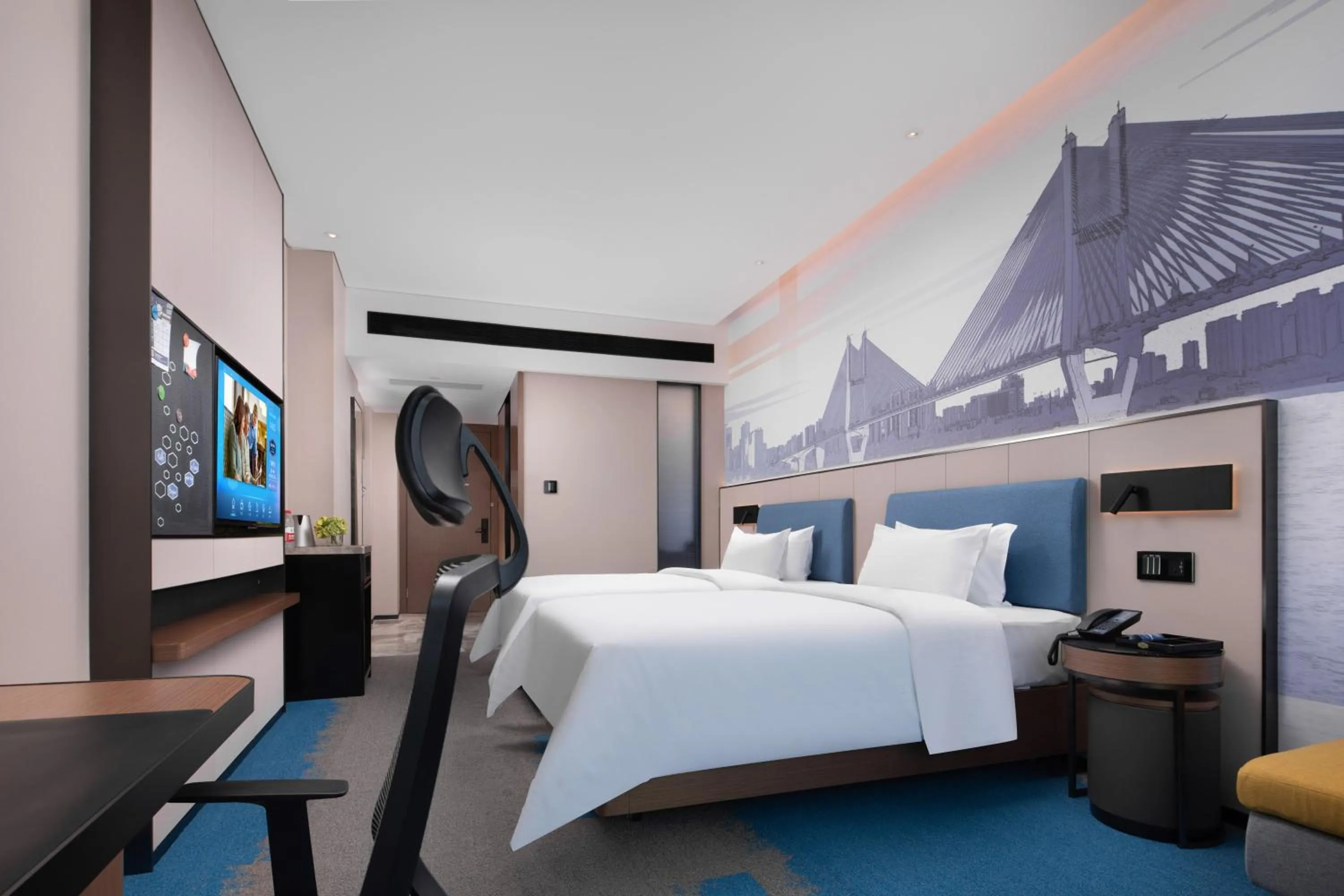 Bedroom, Bed in Hilton Hotel by Hampton Wuhan Zhongnan Street Branch