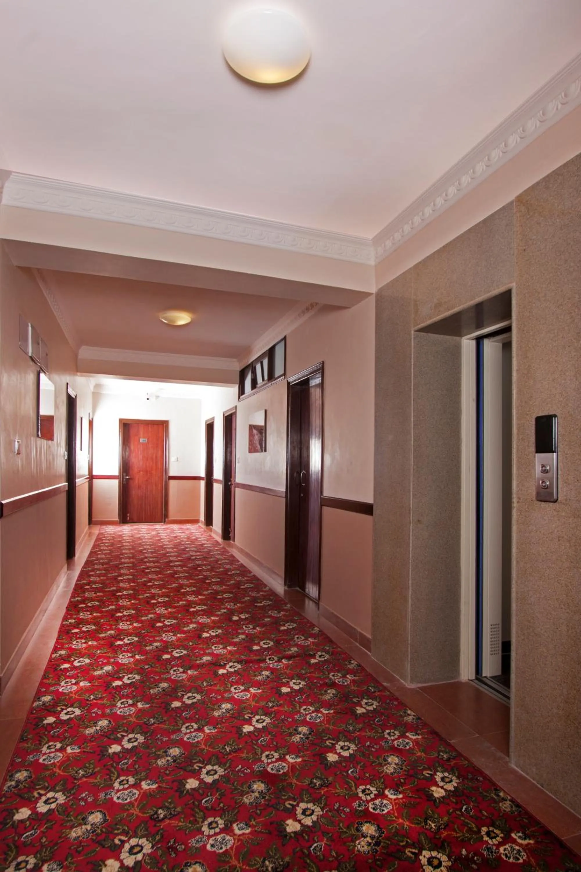 Bed in Yarlam Portico