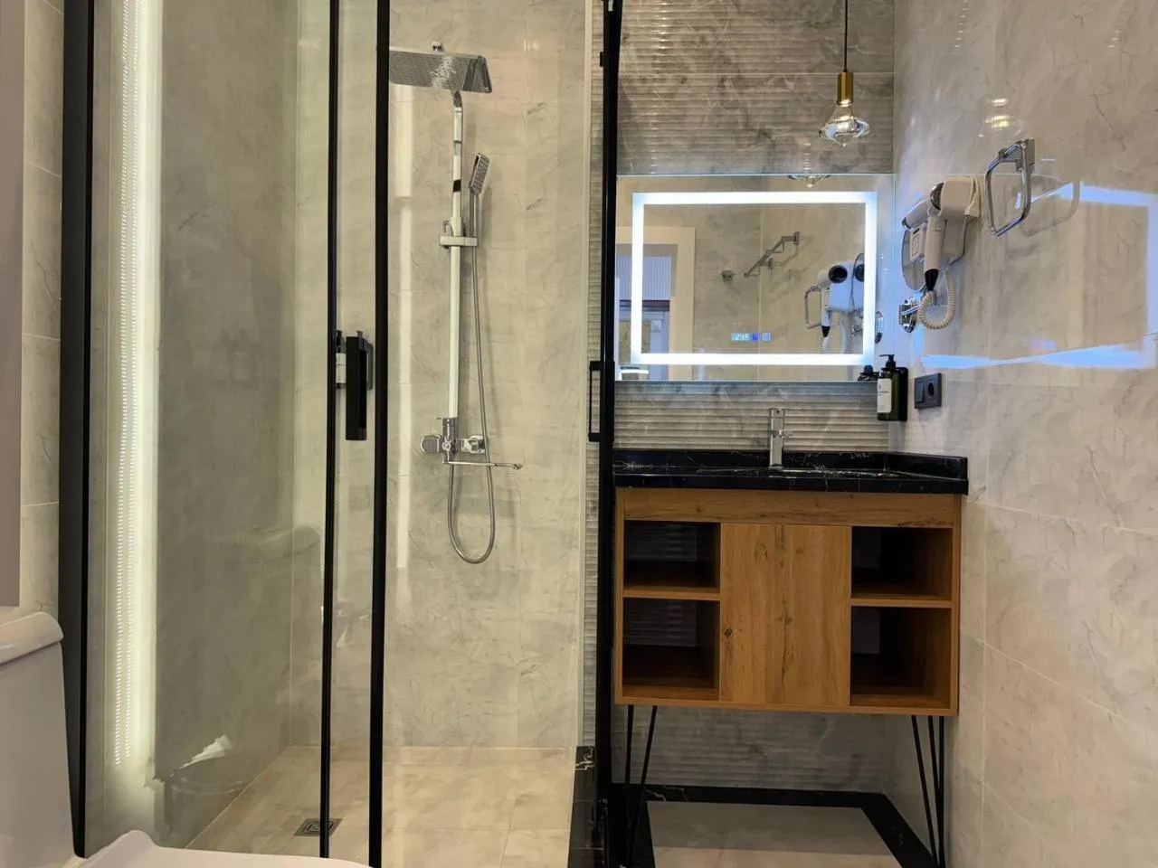 Shower in Baden-Baden Hotel Tashkent