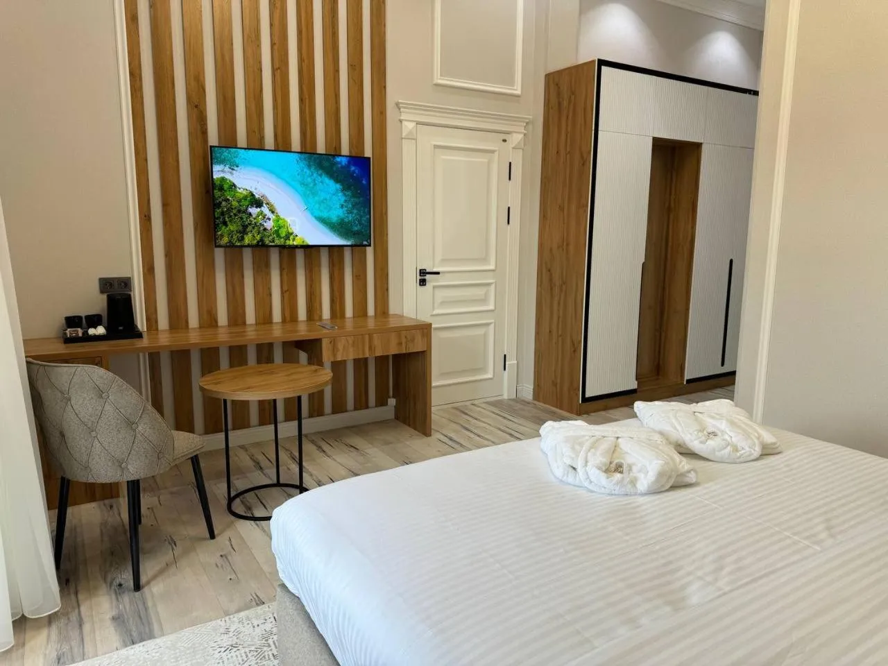 Bed in Baden-Baden Hotel Tashkent