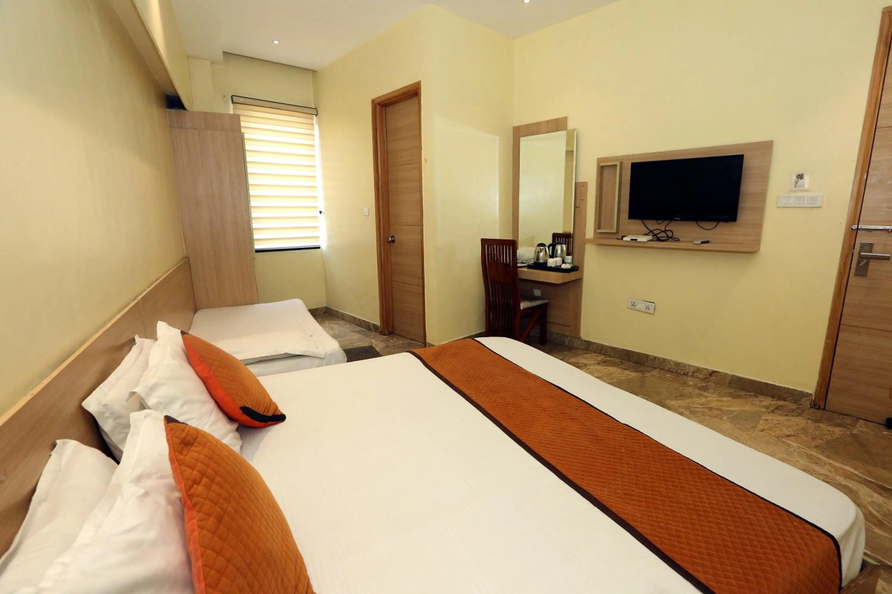 Photo of the whole room in Hotel Tradition 50 mtr from Golden temple