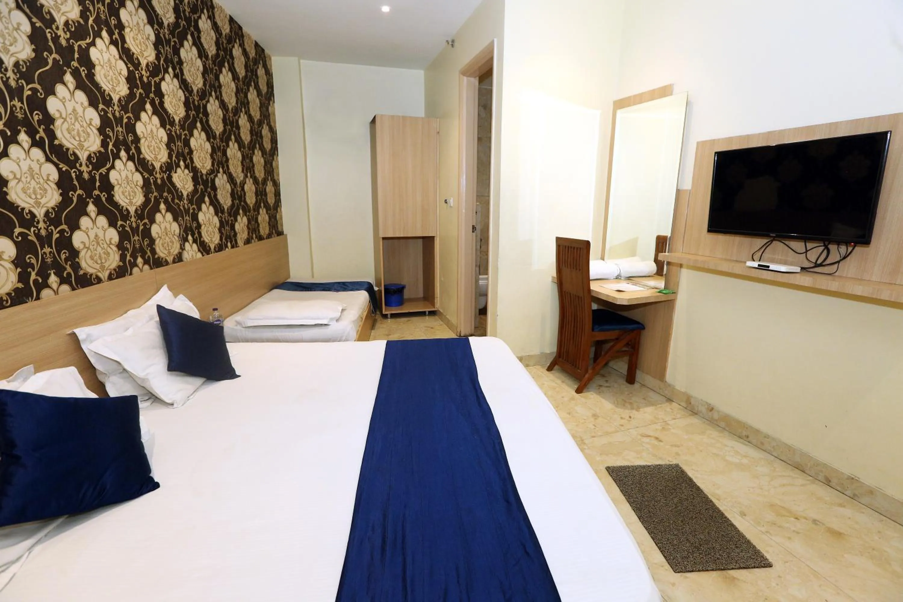 Living room in Hotel Tradition 50 mtr from Golden temple