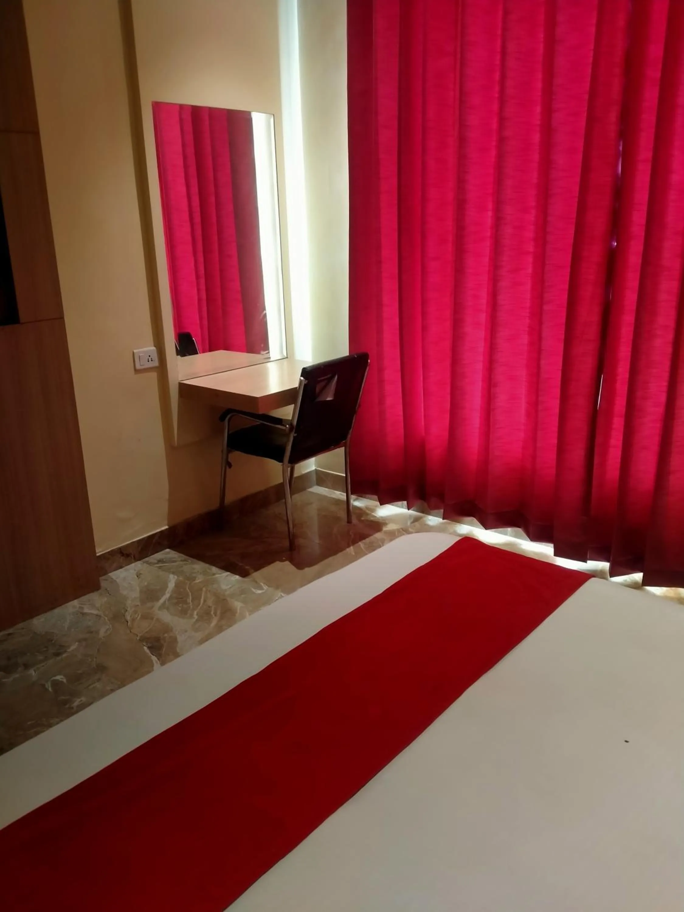 Bed in Hotel Tradition 50 mtr from Golden temple