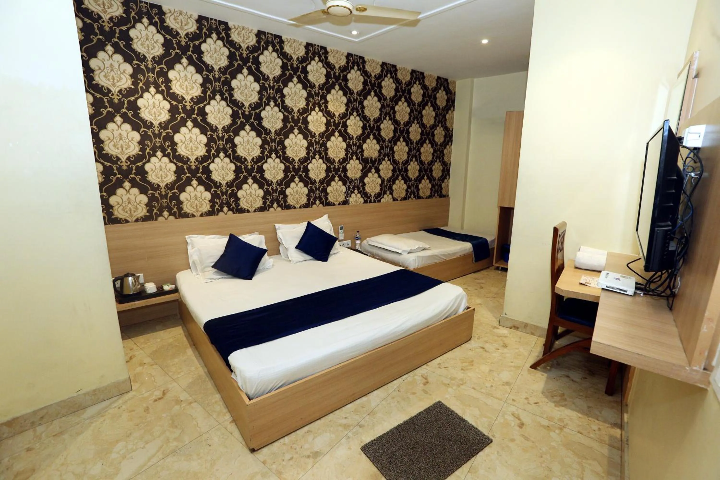 Photo of the whole room in Hotel Tradition 50 mtr from Golden temple