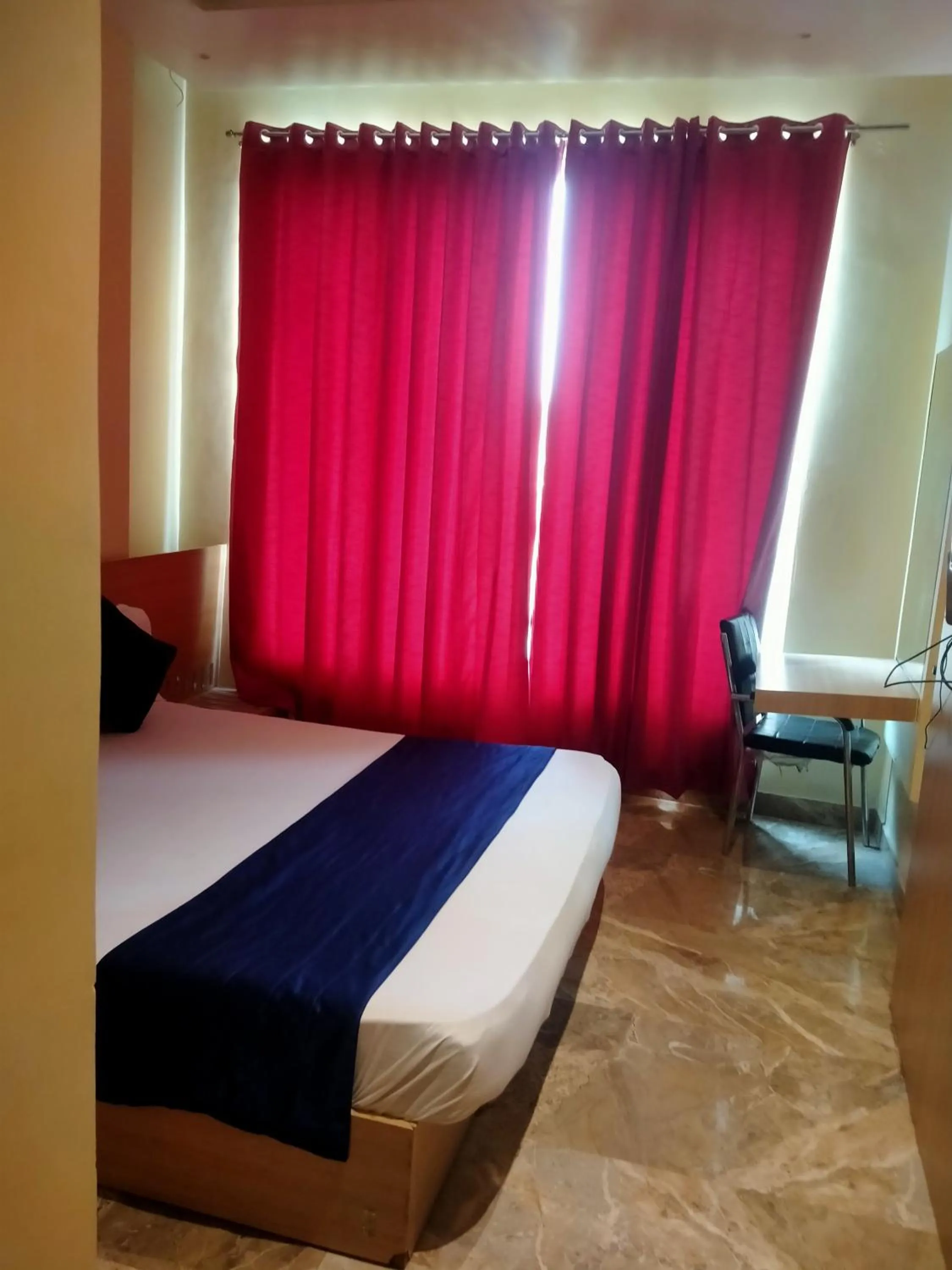 Photo of the whole room in Hotel Tradition 50 mtr from Golden temple