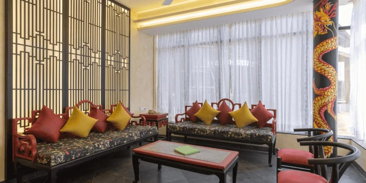 Seating area in Neonz Resort & Club