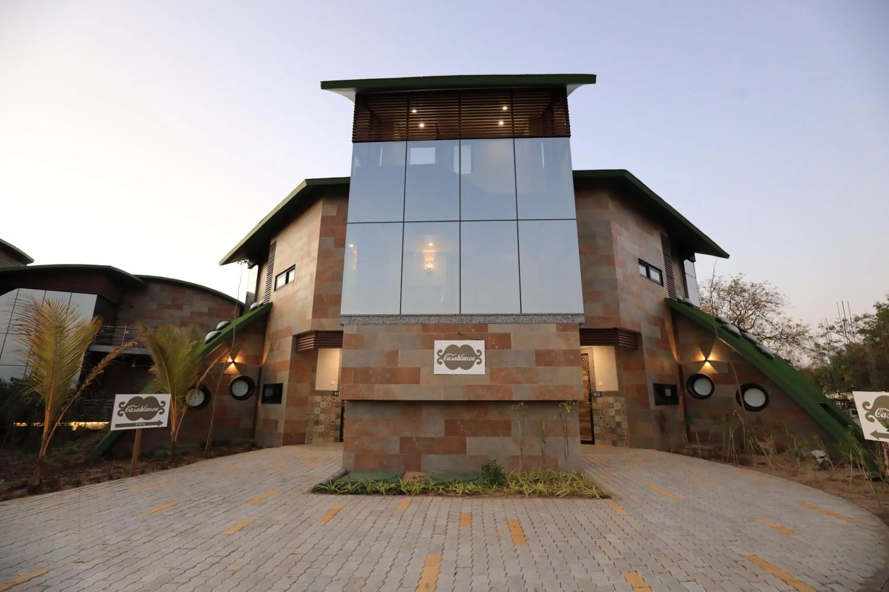 Day in Neonz Resort & Club