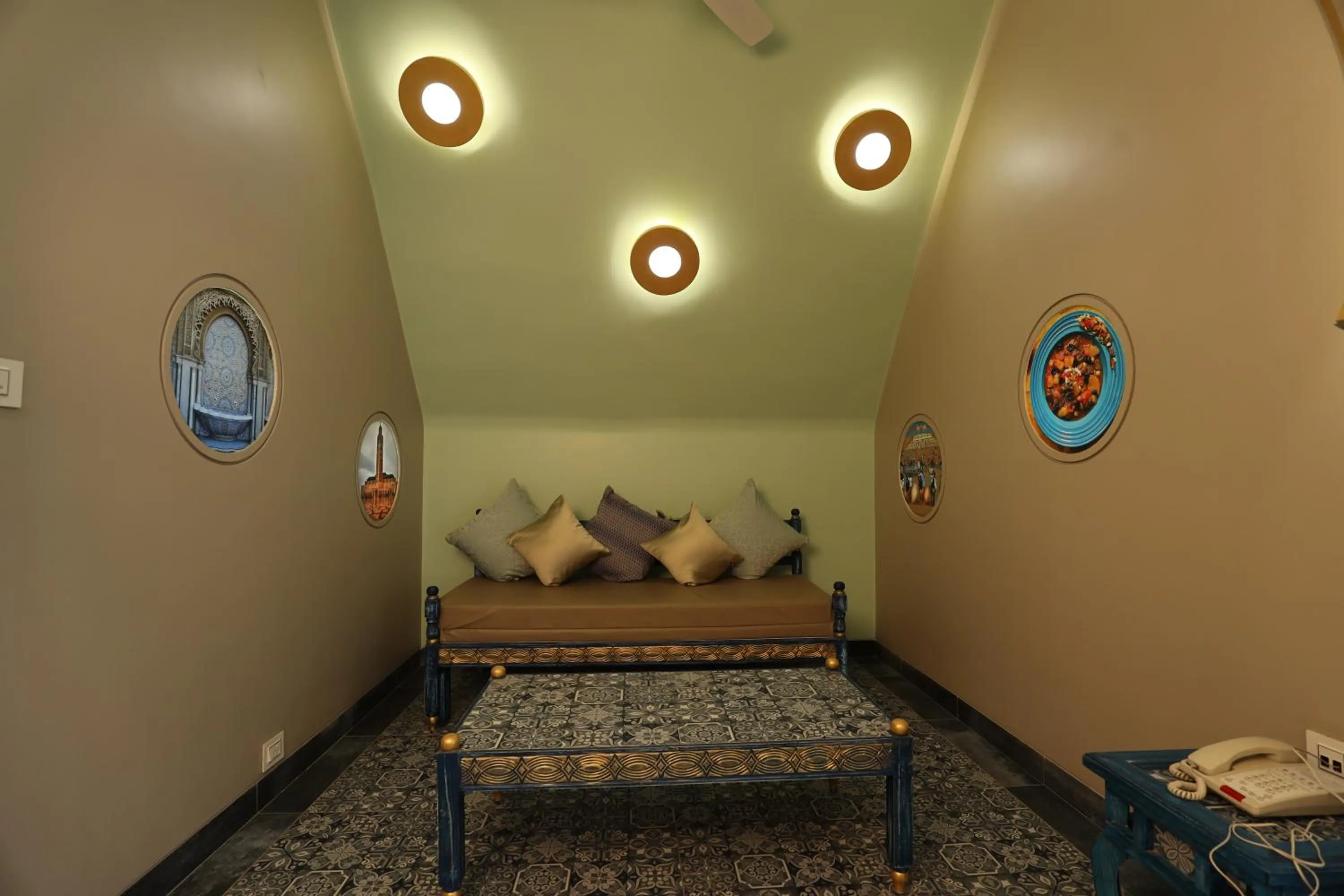 Seating area, Bed in Neonz Resort & Club