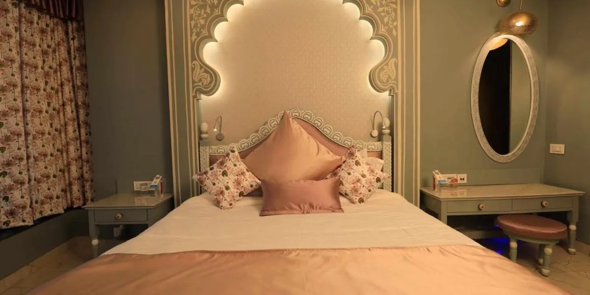 Bed in Neonz Resort & Club