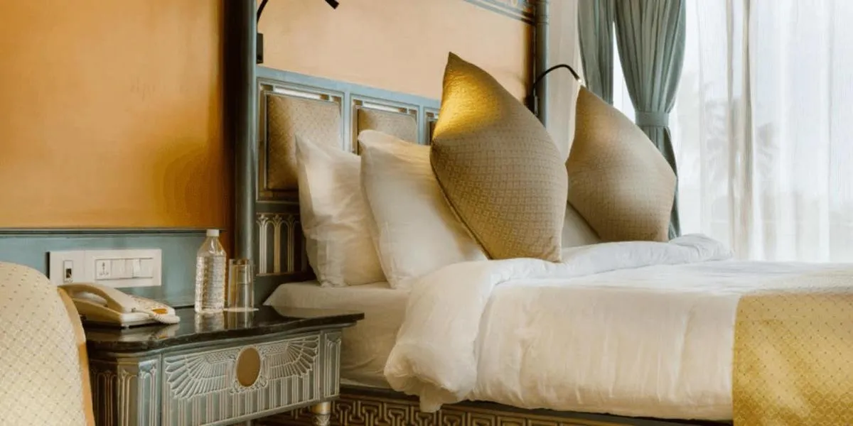 Bed in Neonz Resort & Club