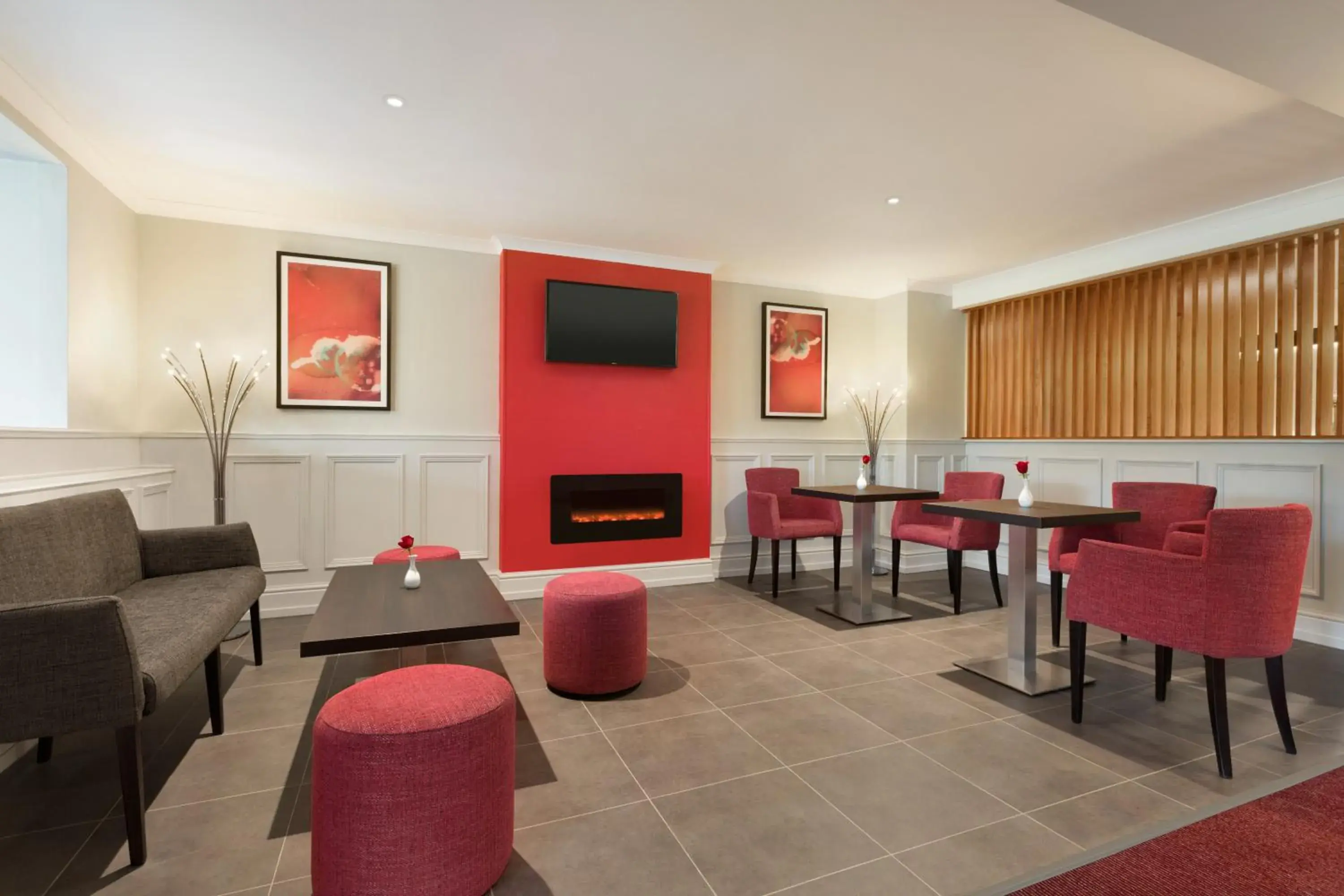Lounge or bar in Ramada Chorley South Lounge or bar in Ramada Chorley South
