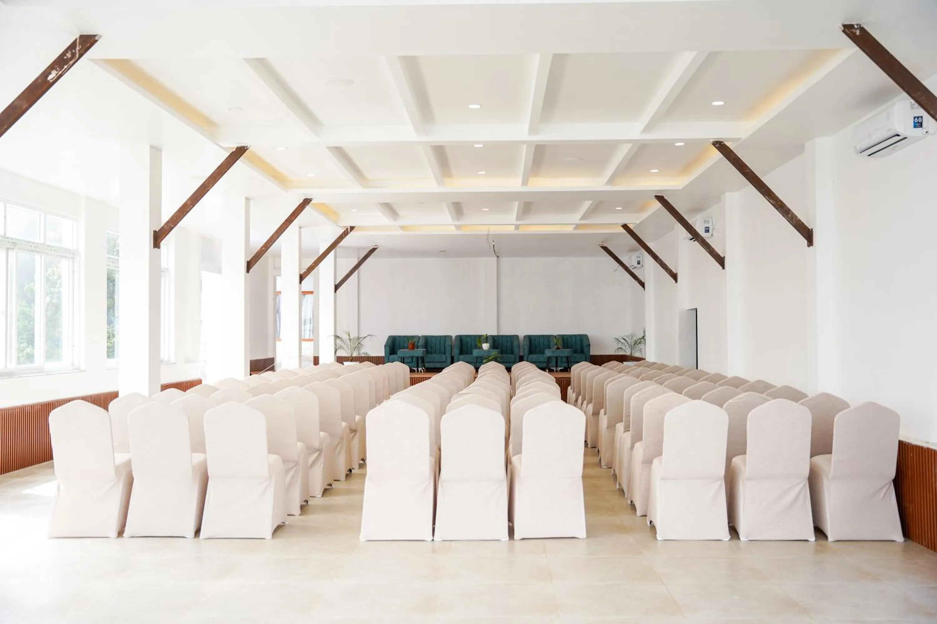 Meeting/conference room in Mountain Vista Retreat - Nagarkot