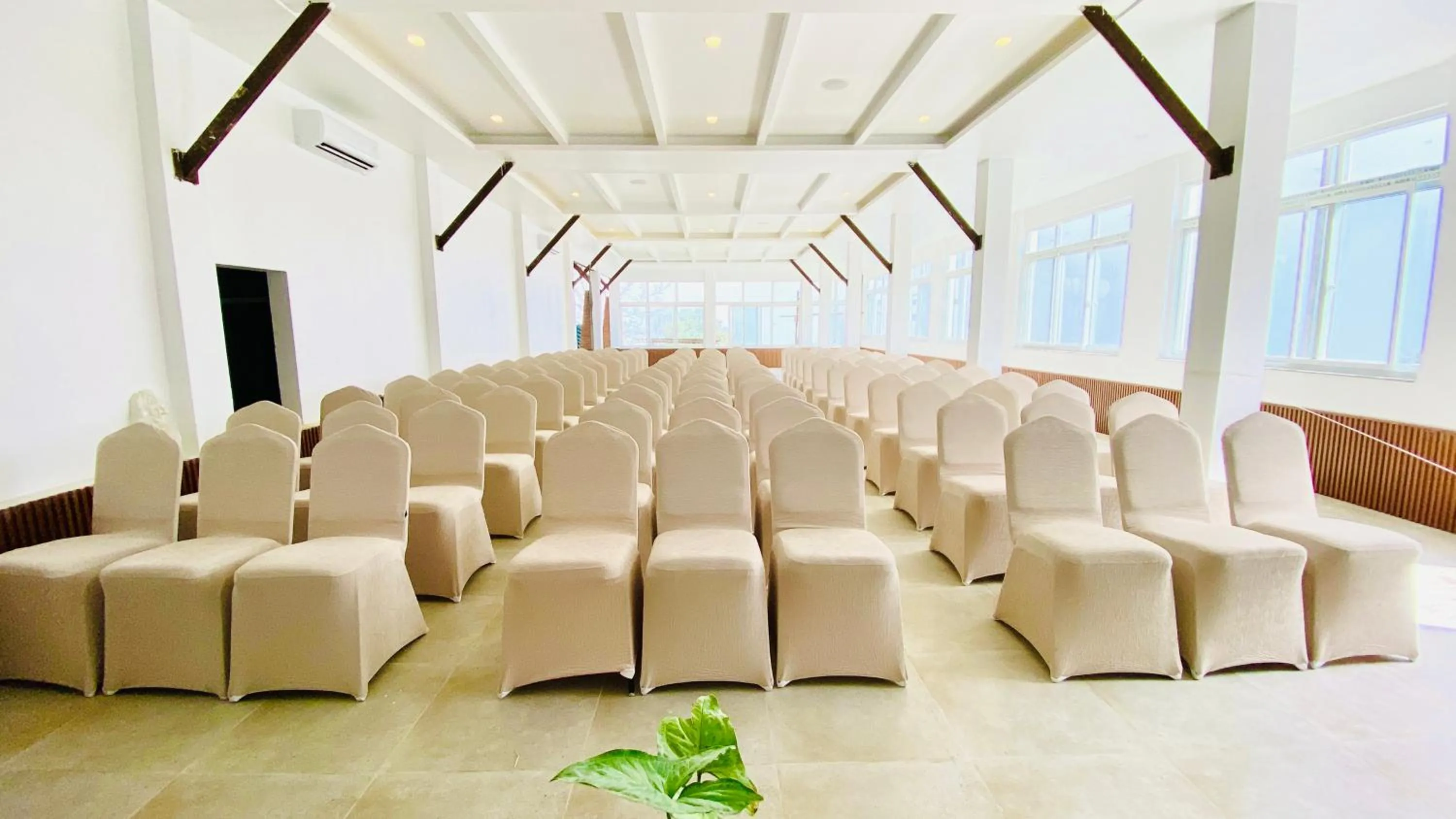 Meeting/conference room in Mountain Vista Retreat - Nagarkot
