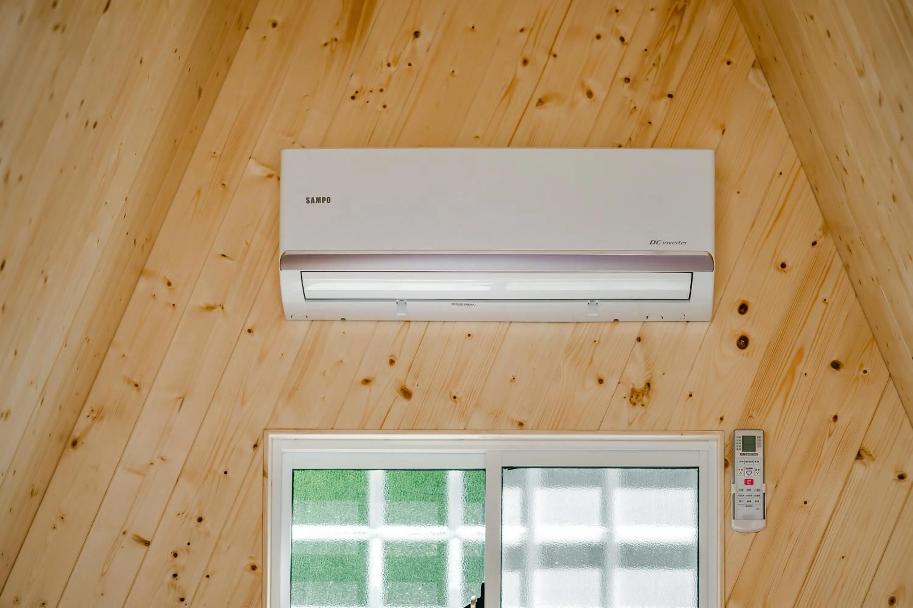 air conditioner in Na Sun Na Gu