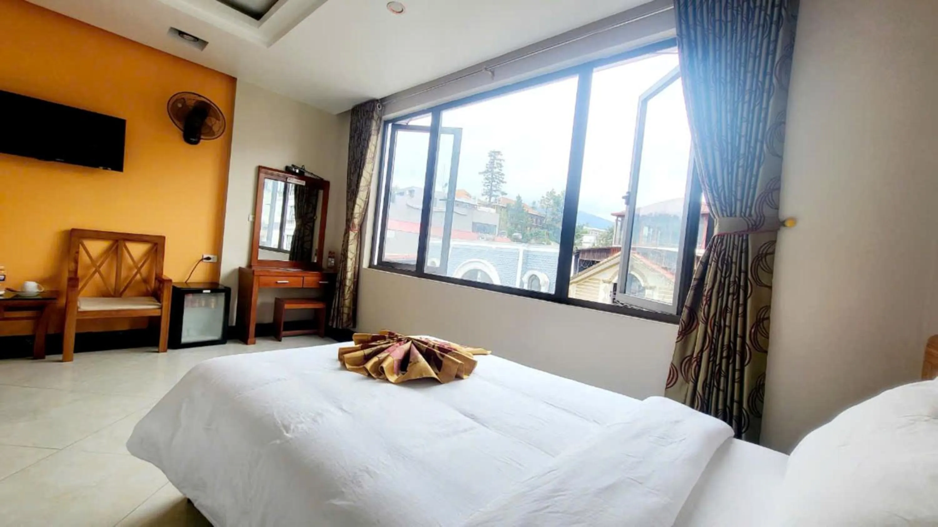 Bedroom, Bed in New Sun Hotel Sapa