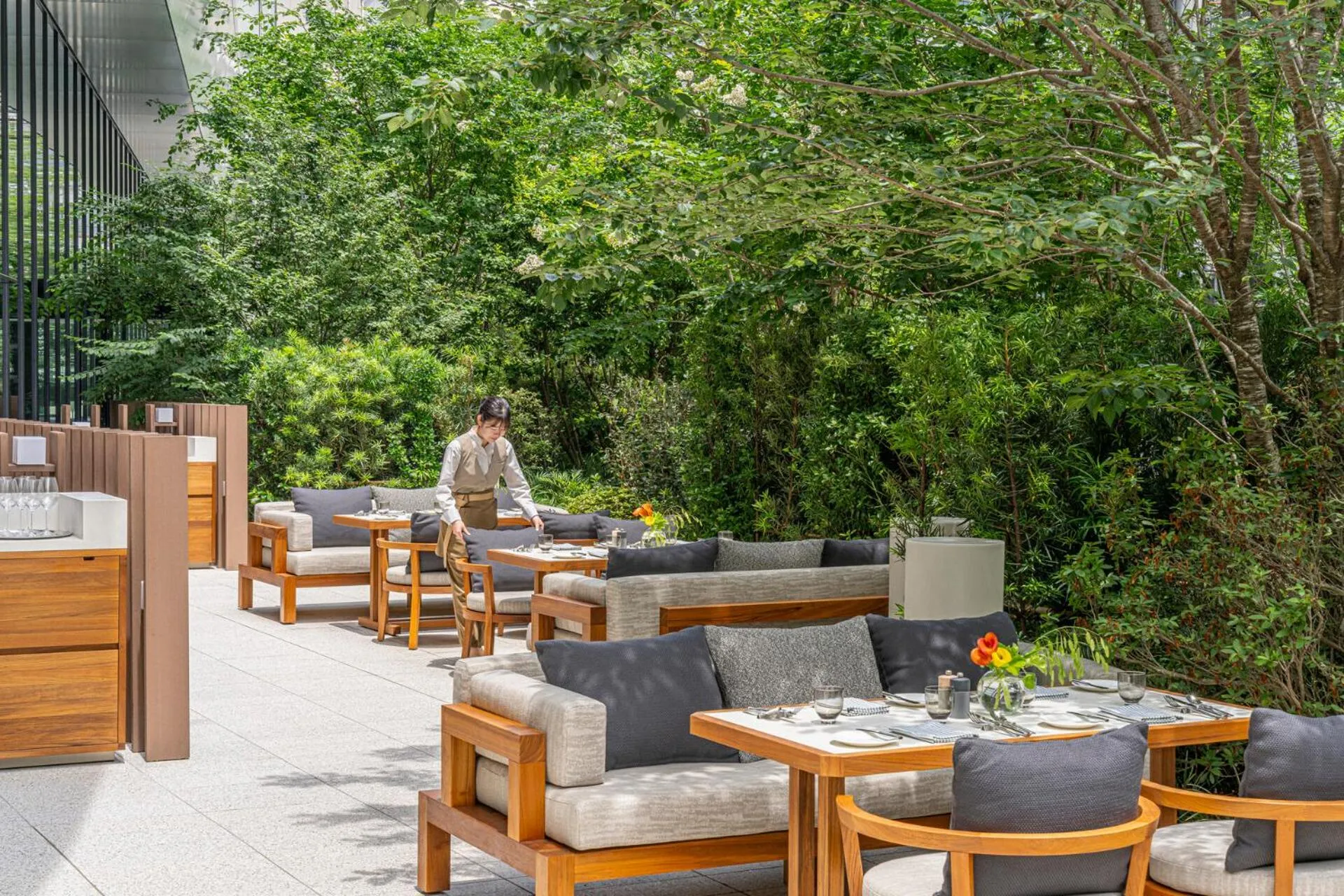 Restaurant/places to eat in Four Seasons Hotel Osaka