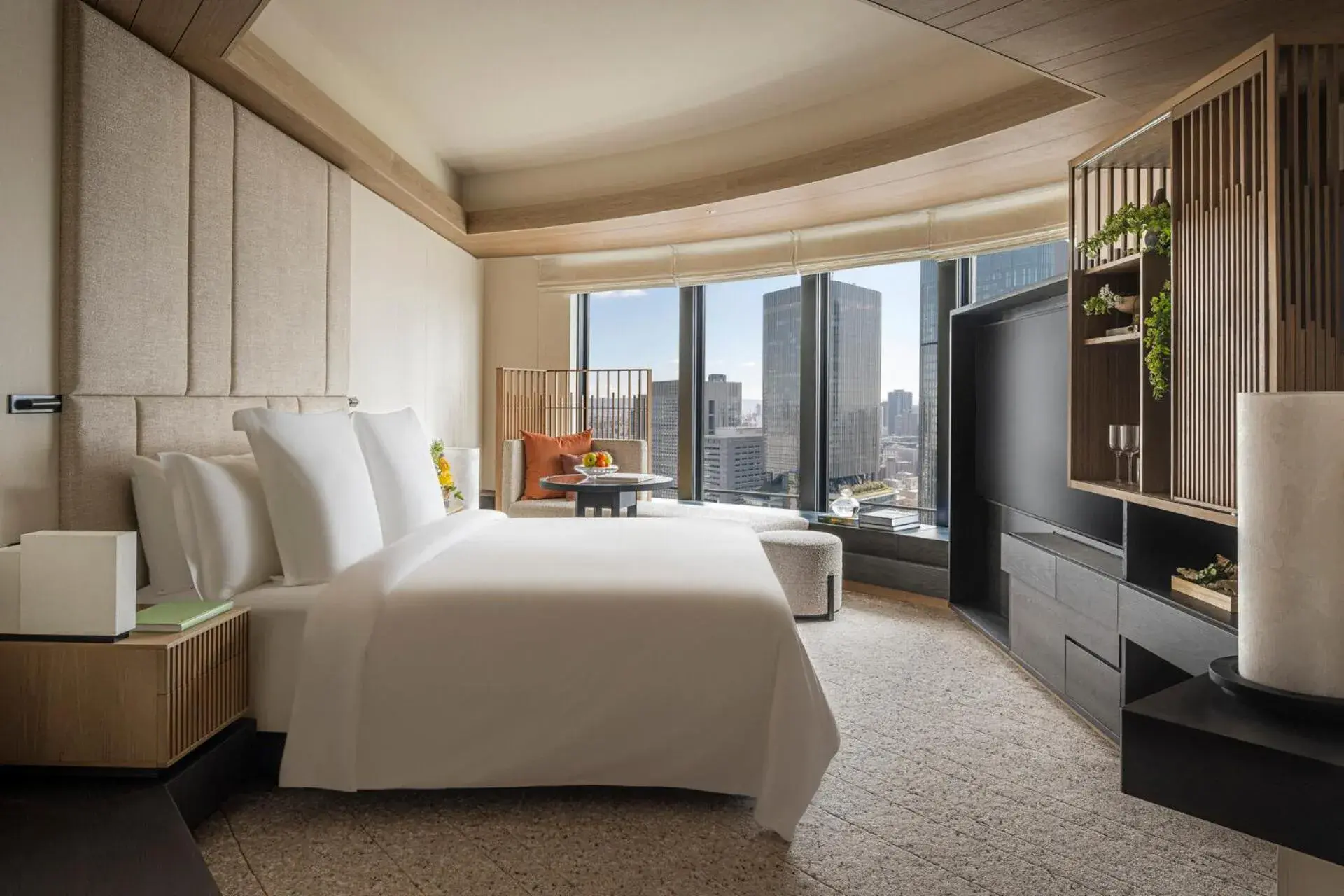 Premier Corner King Room in Four Seasons Hotel Osaka Premier Corner King Room in Four Seasons Hotel Osaka