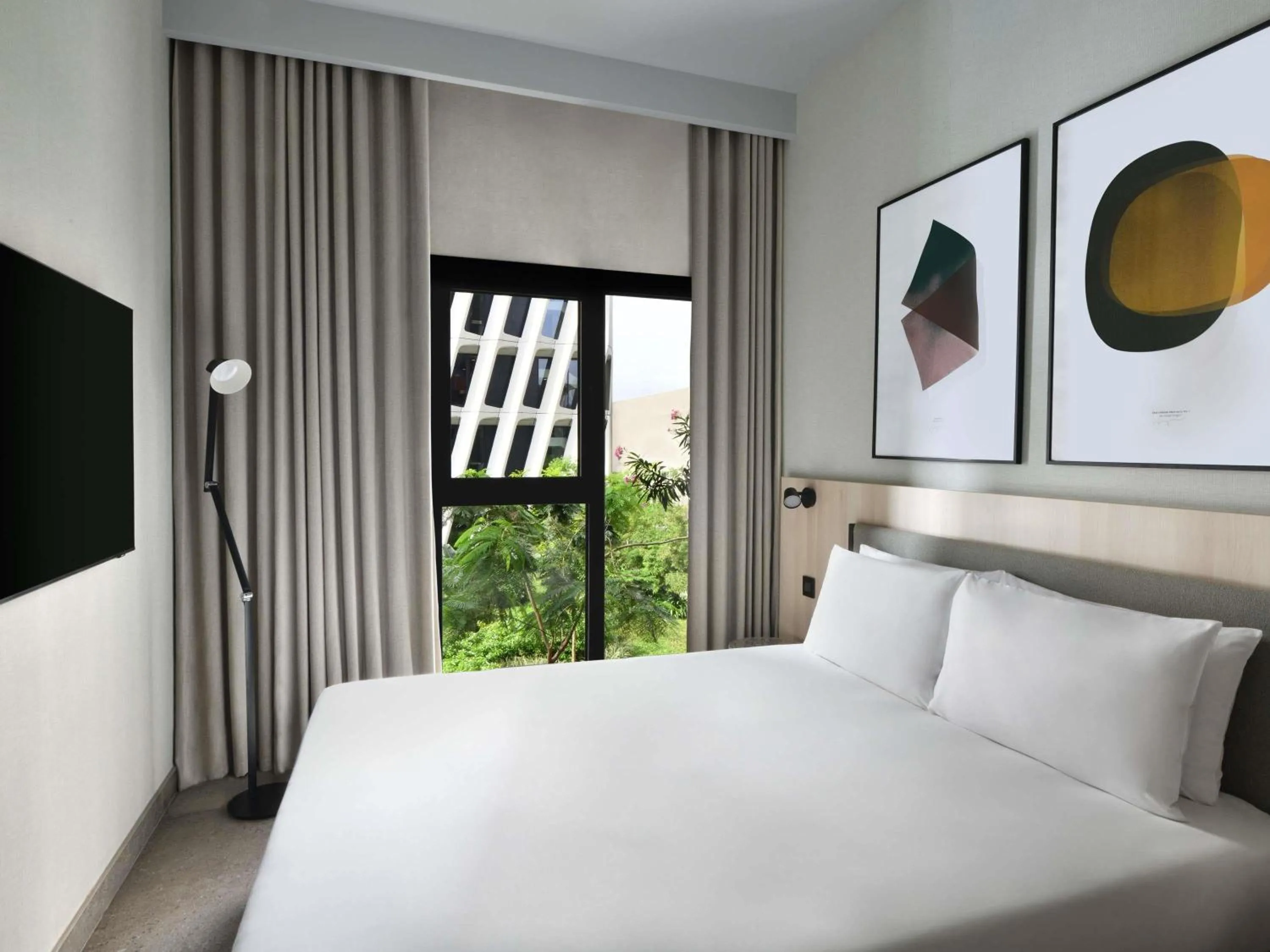 Bedroom, Bed in Aparthotel Adagio Abidjan Marcory