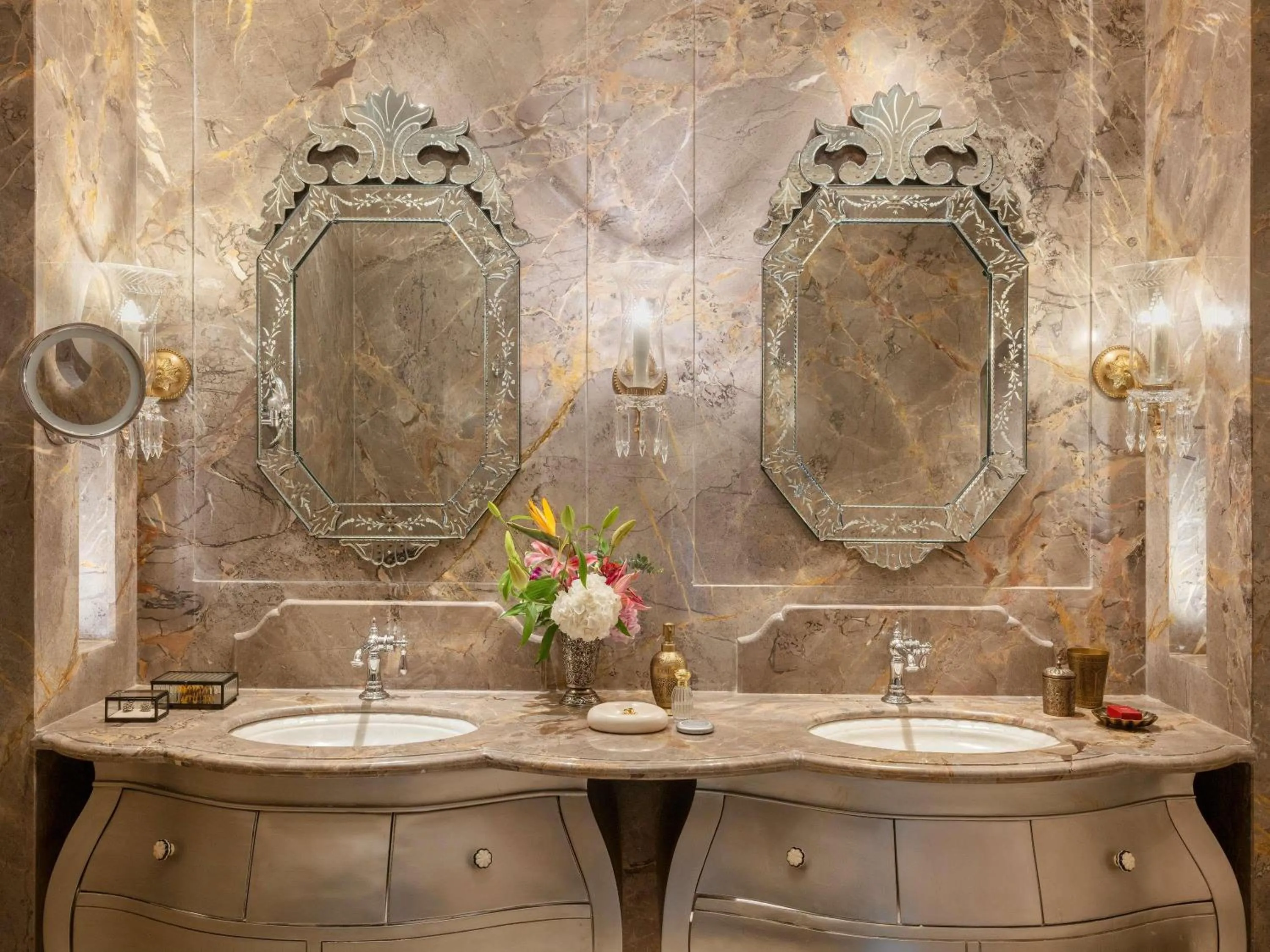 Bedroom in Raffles Jaipur