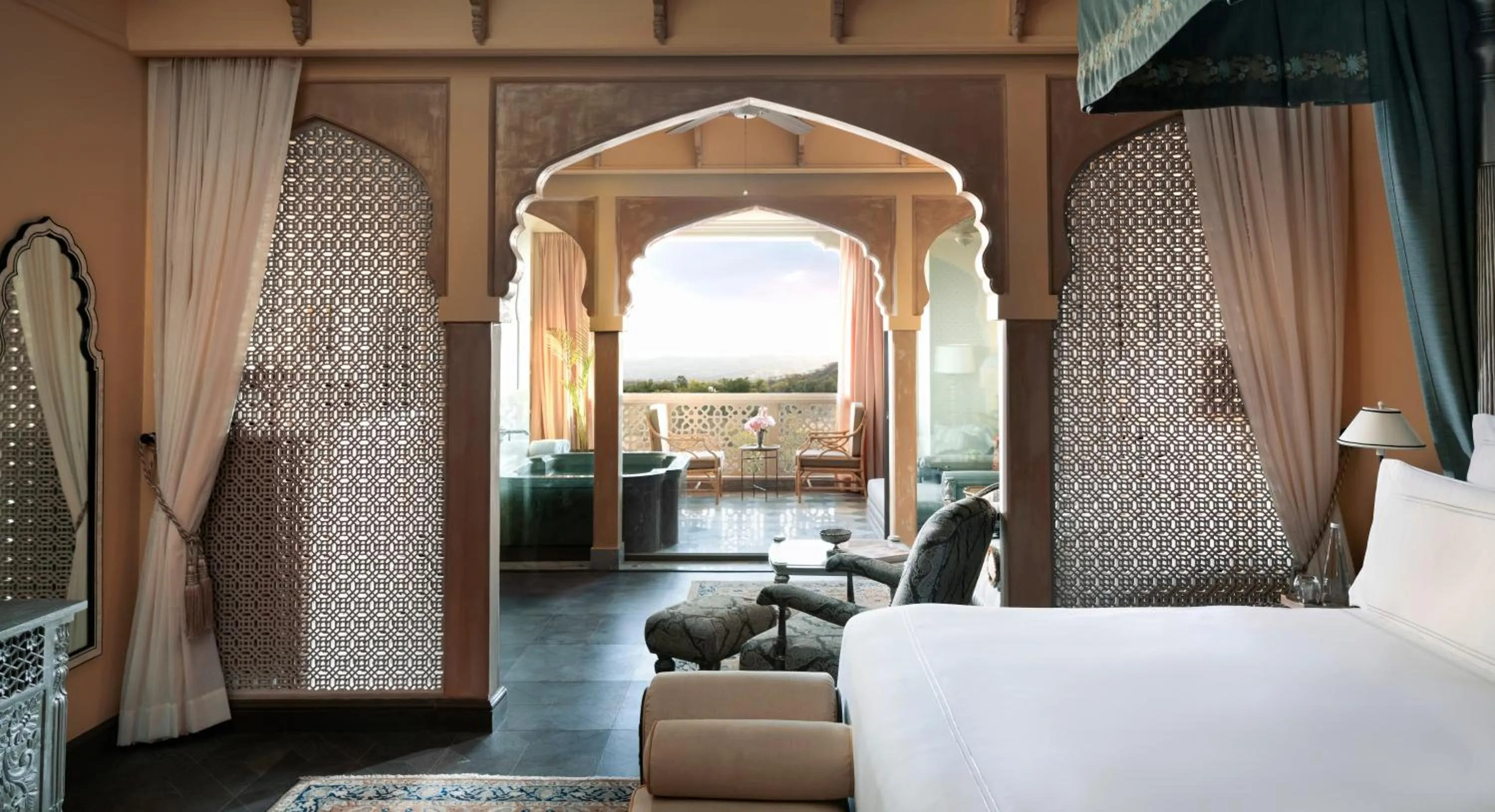 Balcony/Terrace, Bed in Raffles Jaipur