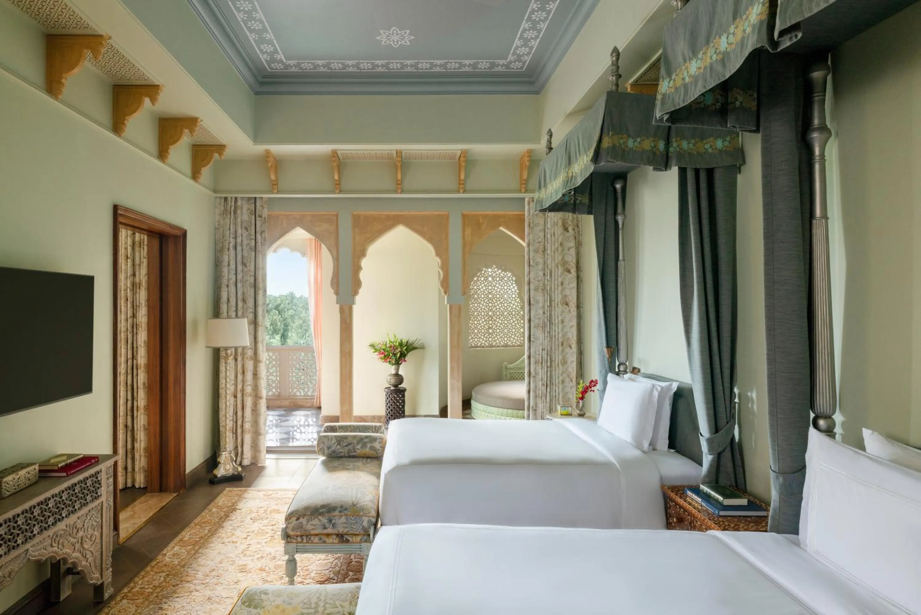 Bed in Raffles Jaipur