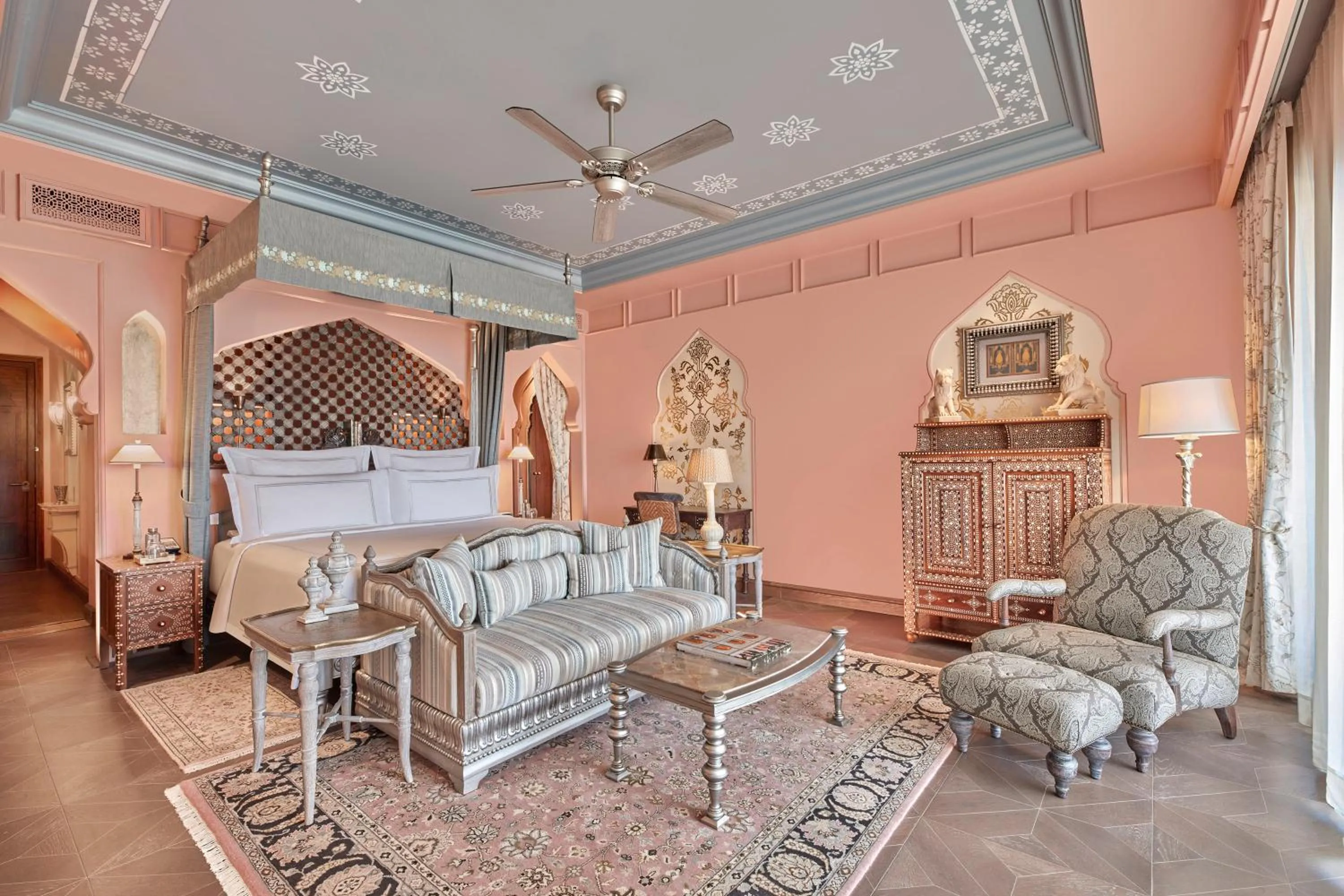 Bed in Raffles Jaipur