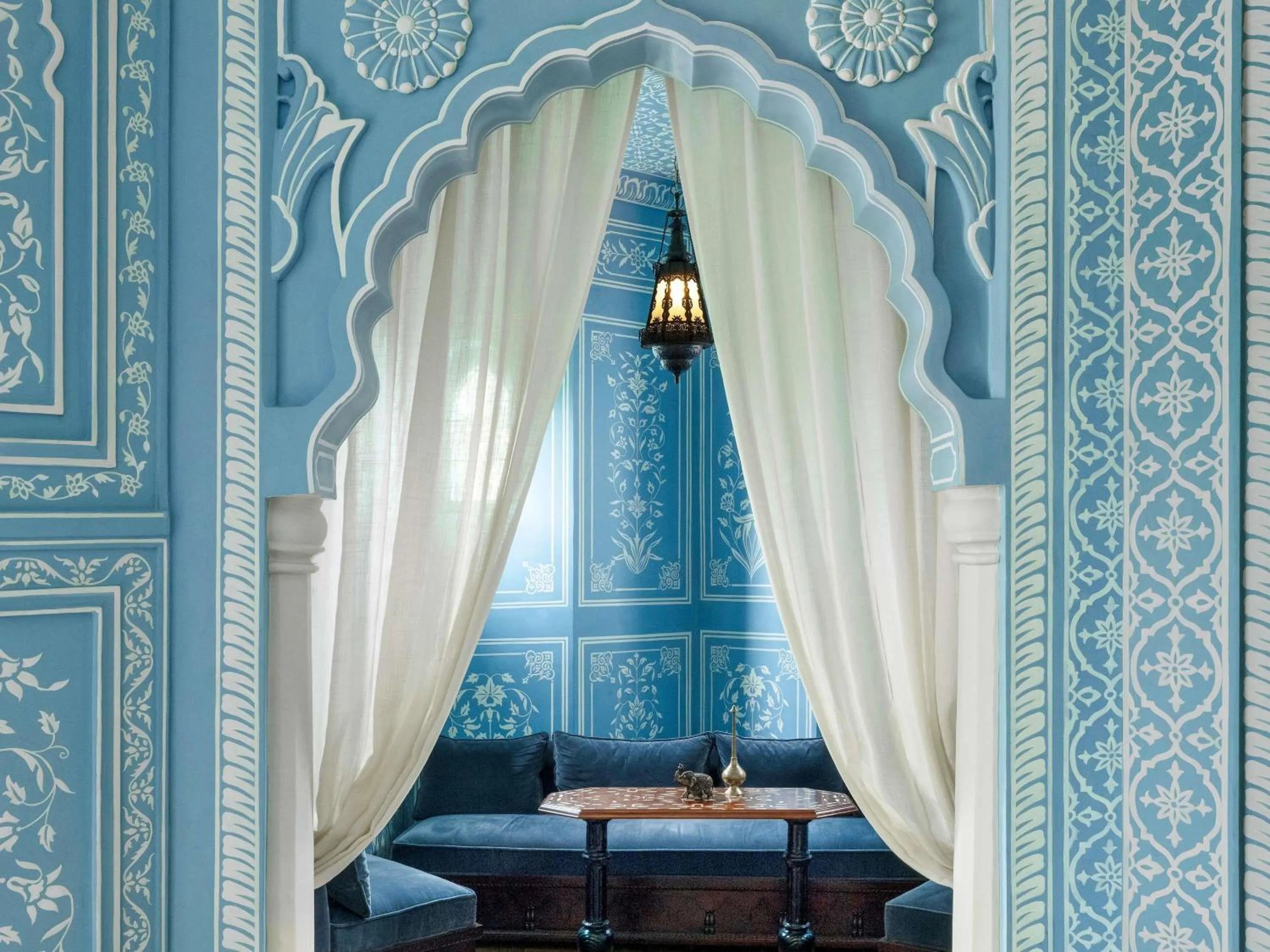 Lounge or bar in Raffles Jaipur