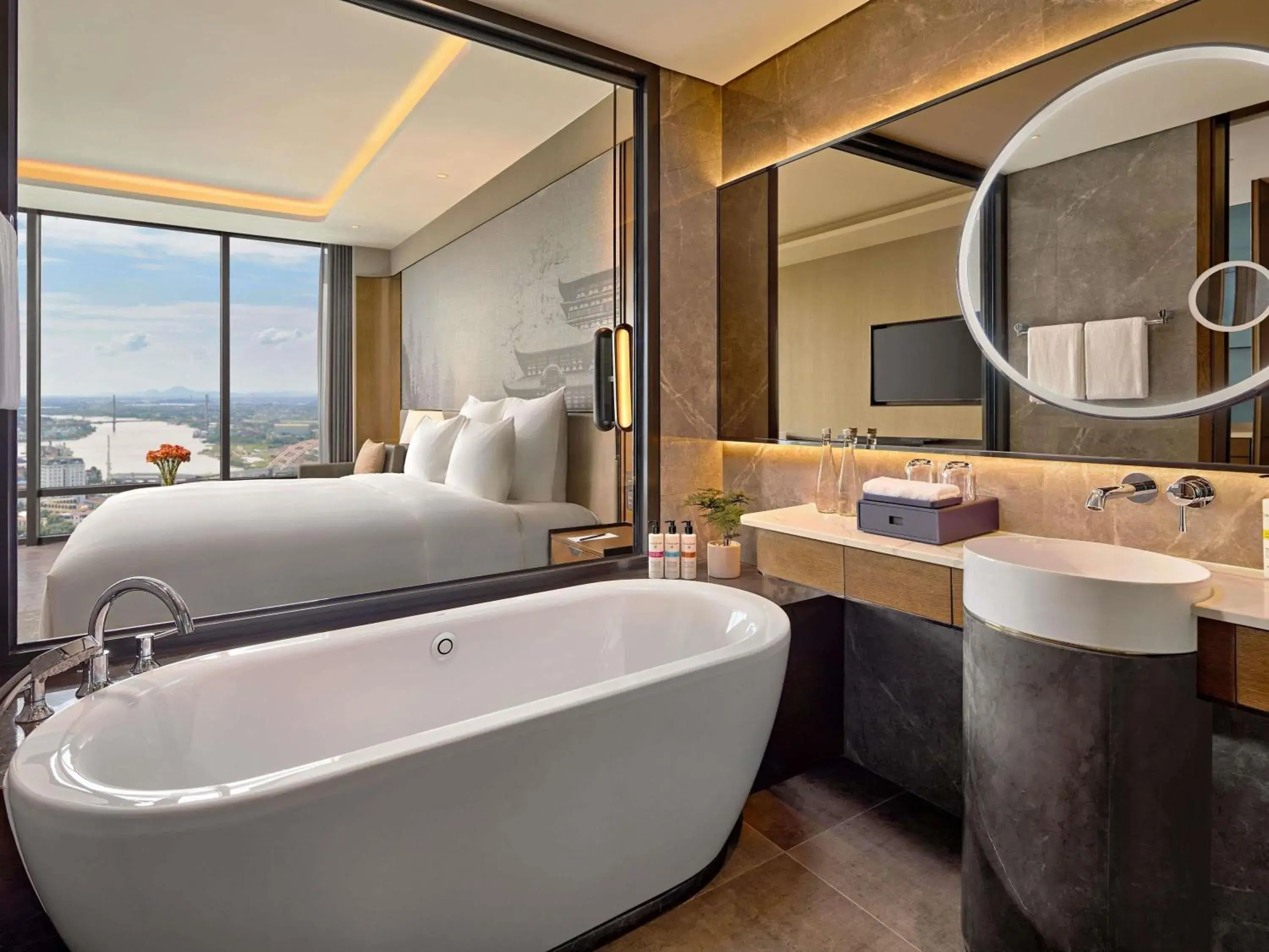 Deluxe Executive King Room - Lounge Access in Pullman Hai Phong Grand Hotel Deluxe Executive King Room - Lounge Access in Pullman Hai Phong Grand Hotel