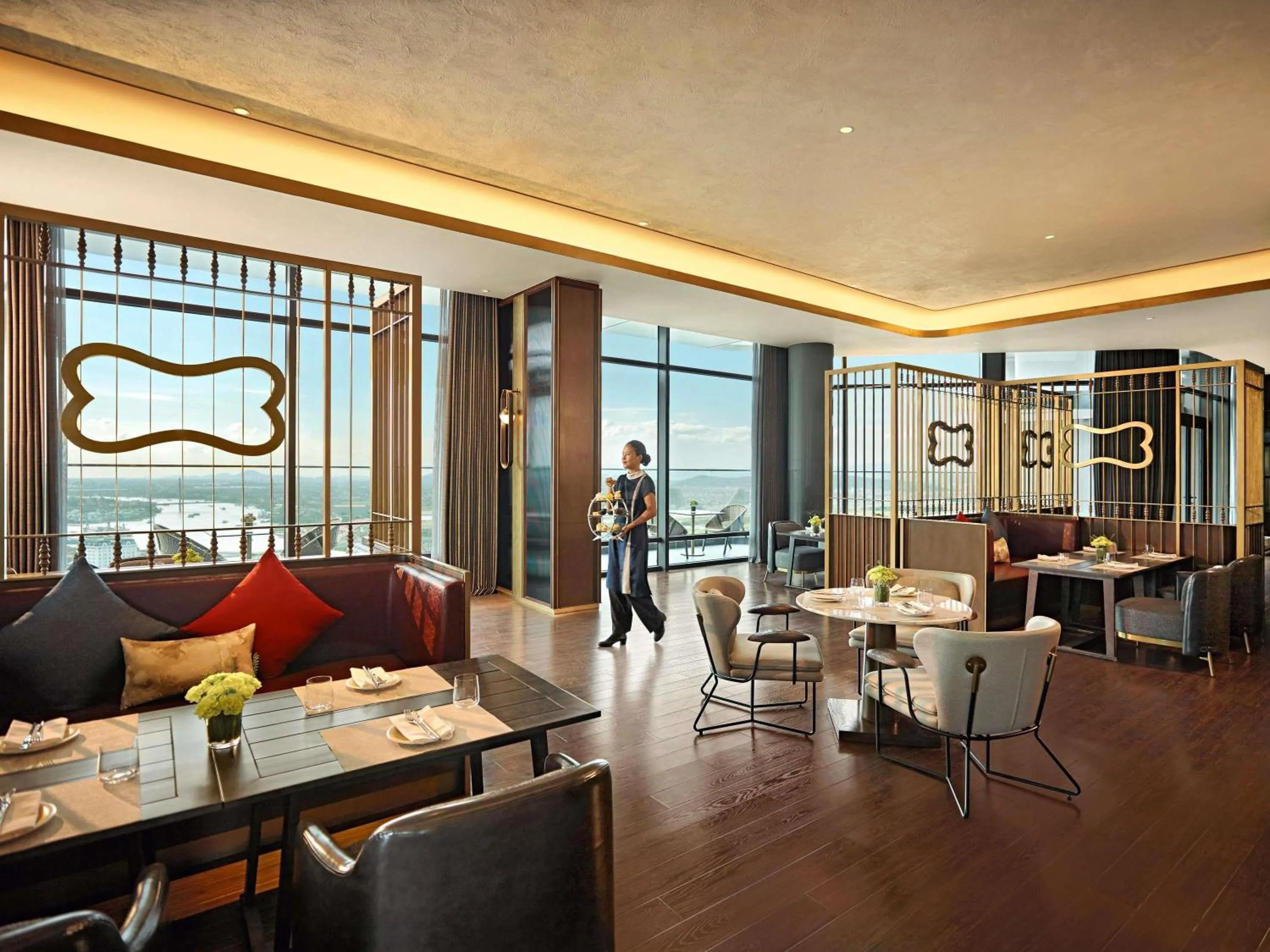 Lounge or bar in Pullman Hai Phong Grand Hotel