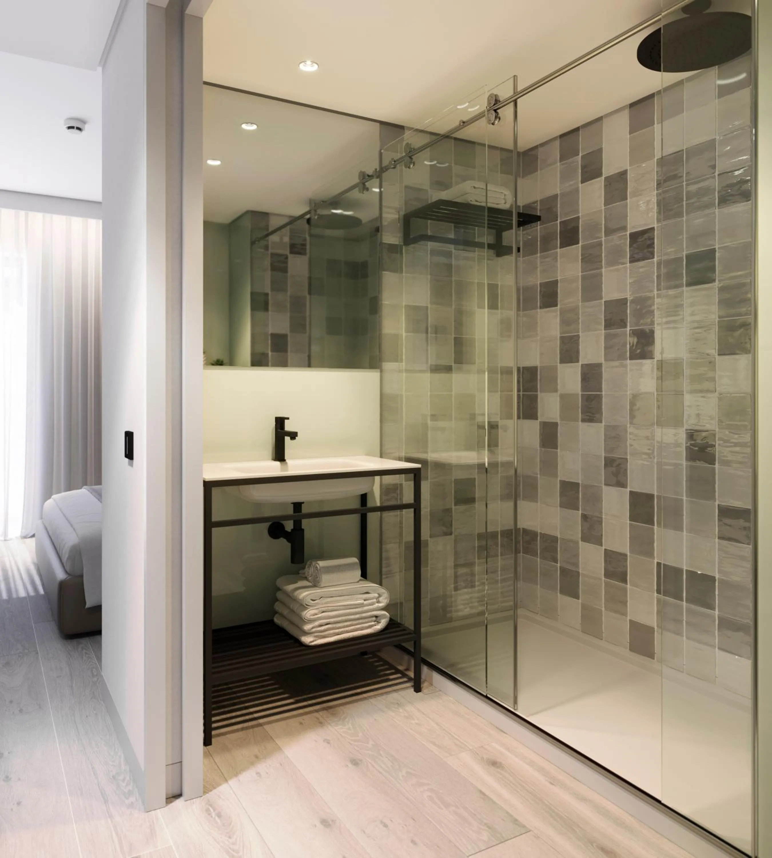 Shower in ibis Styles Lisboa Aeroporto