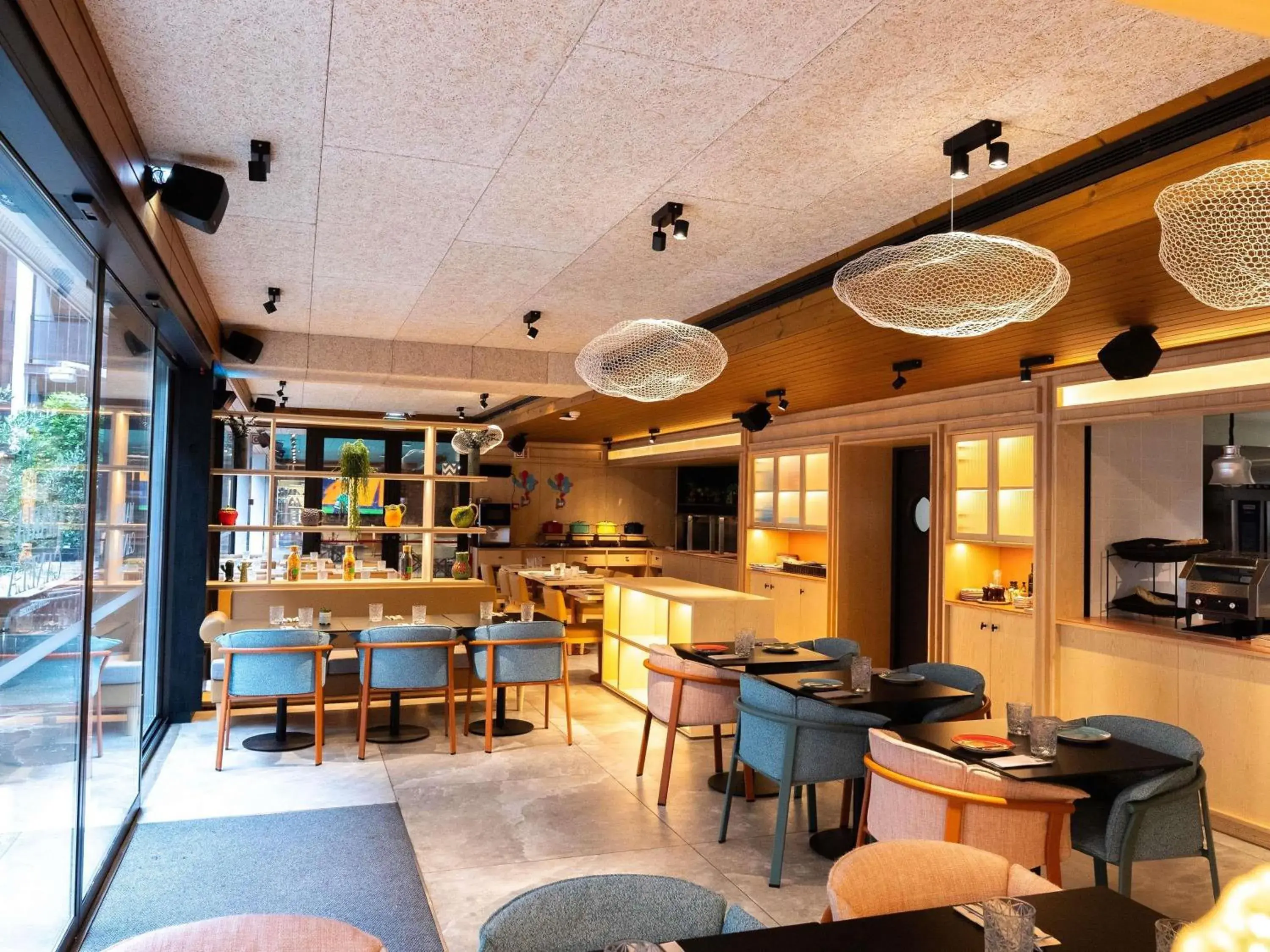 Restaurant/places to eat in ibis Styles Lisboa Aeroporto Restaurant/places to eat in ibis Styles Lisboa Aeroporto