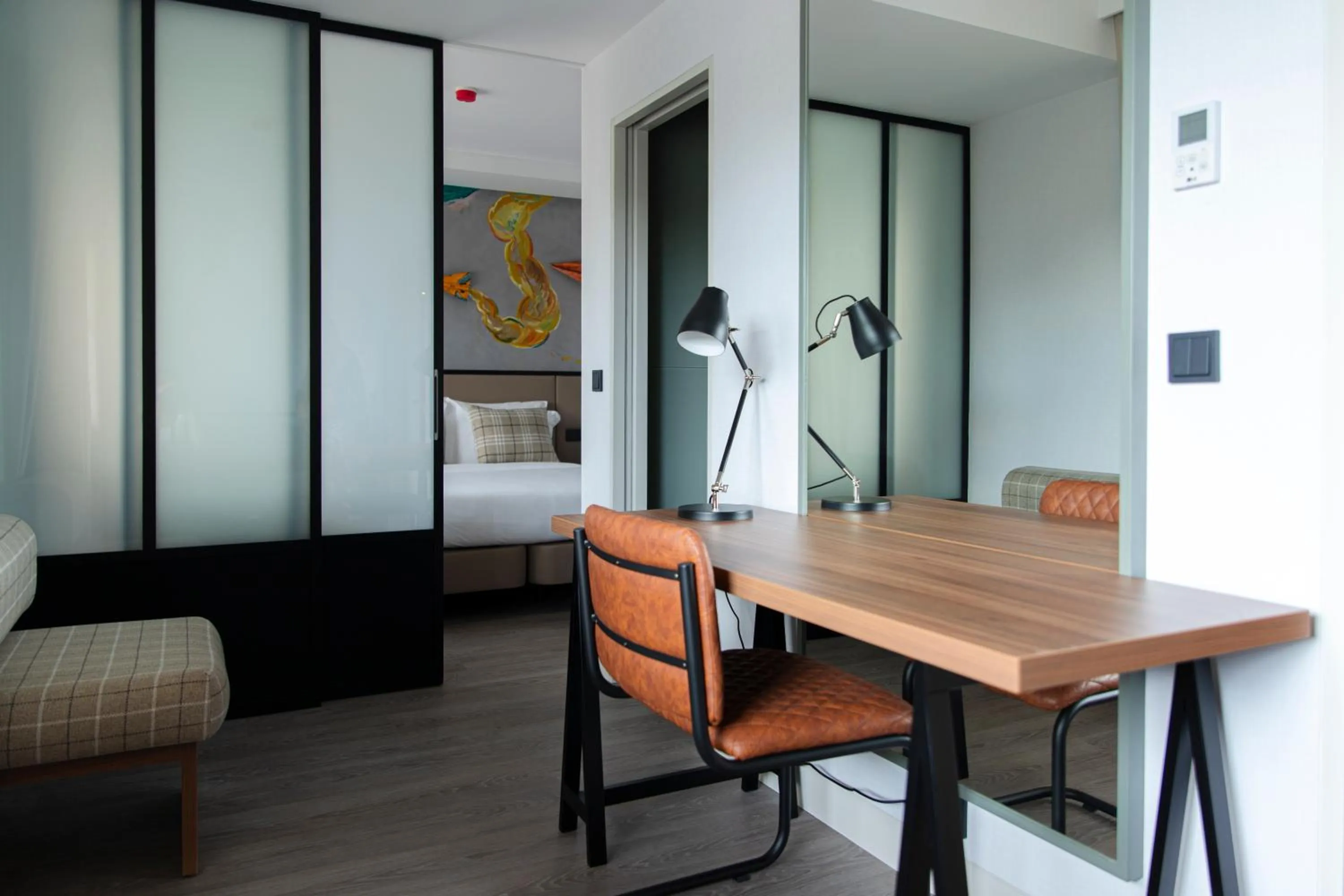 Seating area in ibis Styles Lisboa Aeroporto