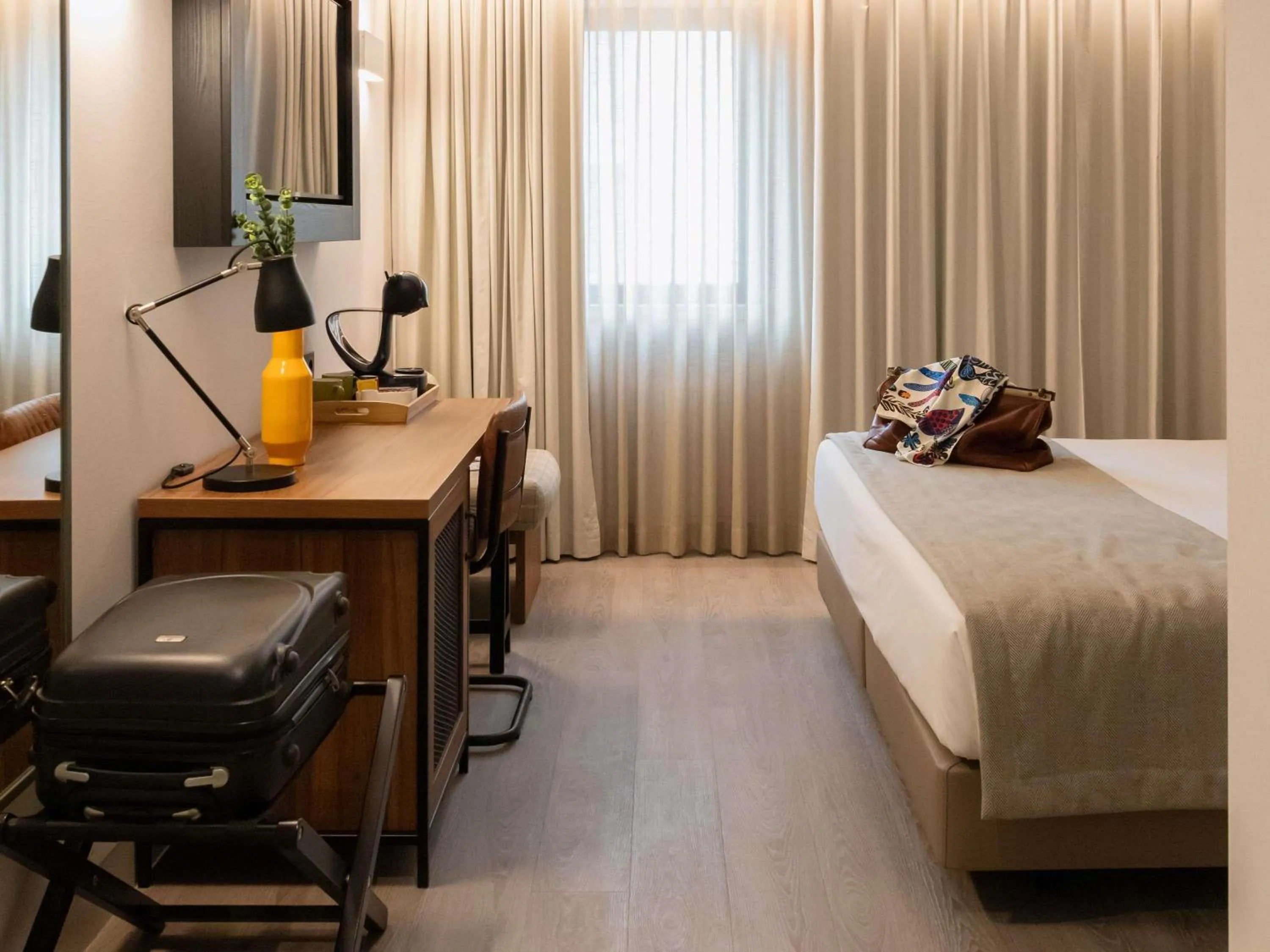 Bedroom, Bed in ibis Styles Lisboa Aeroporto