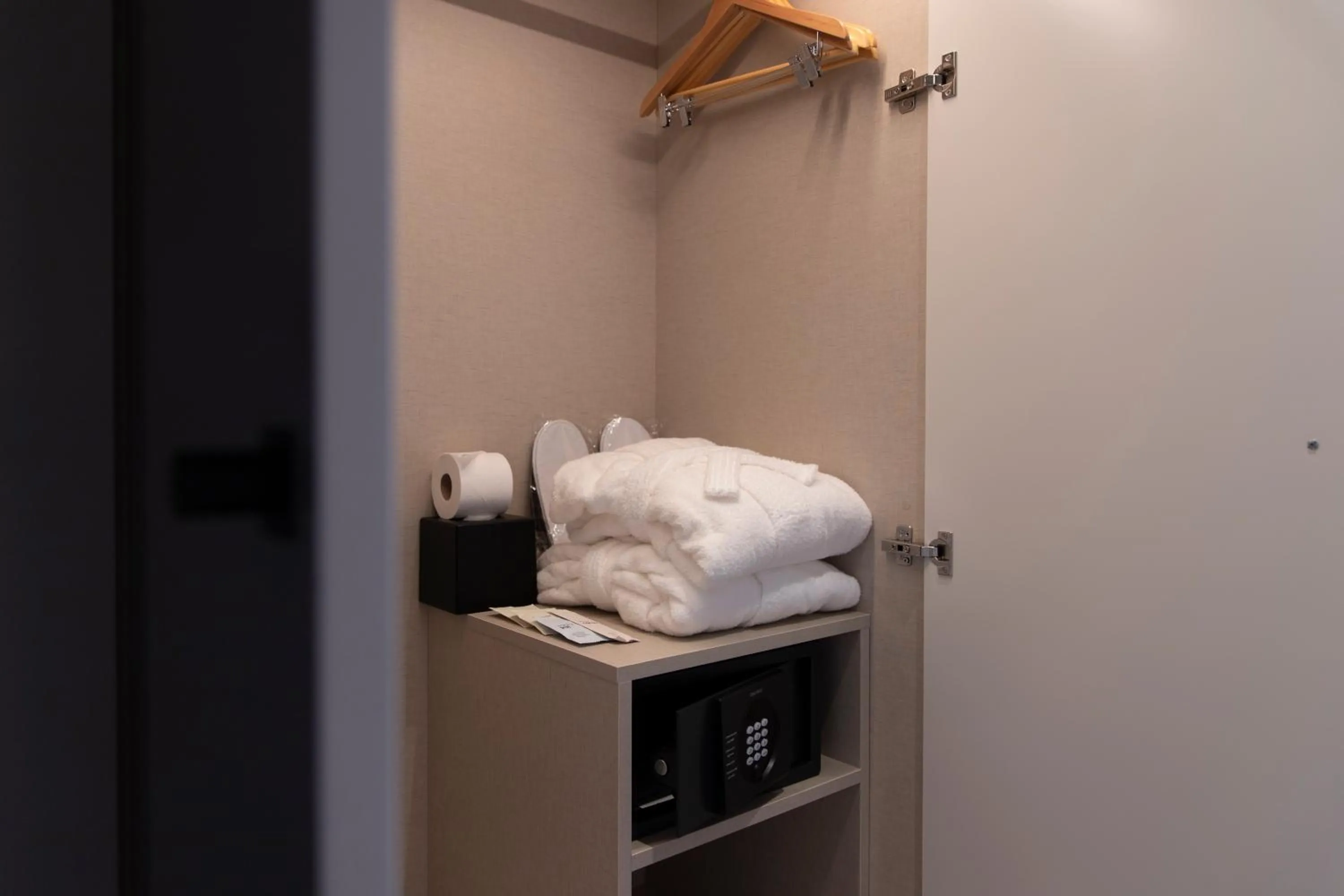 safe, Bed in ibis Styles Lisboa Aeroporto