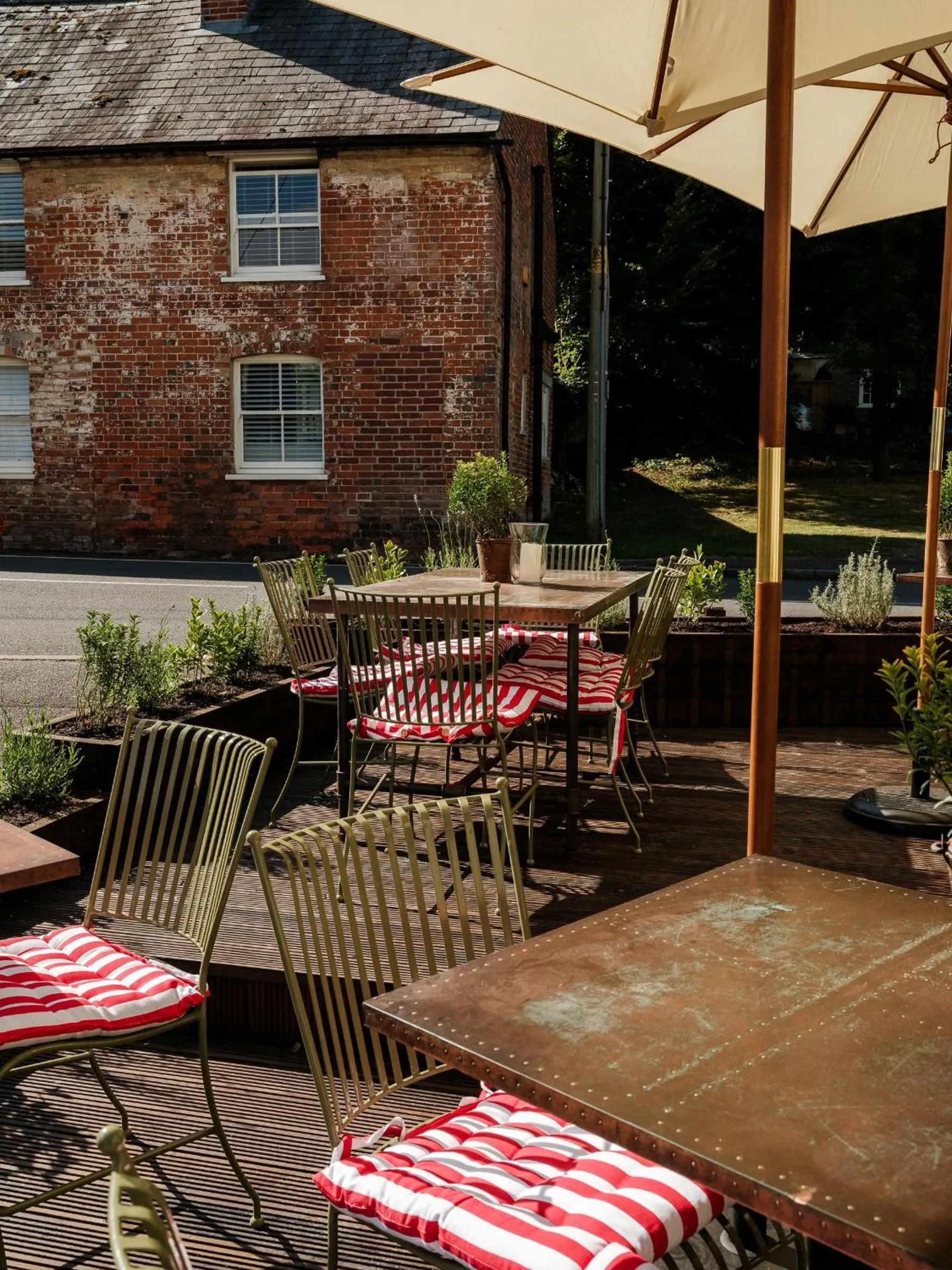 Property building in The Fleur de Lys