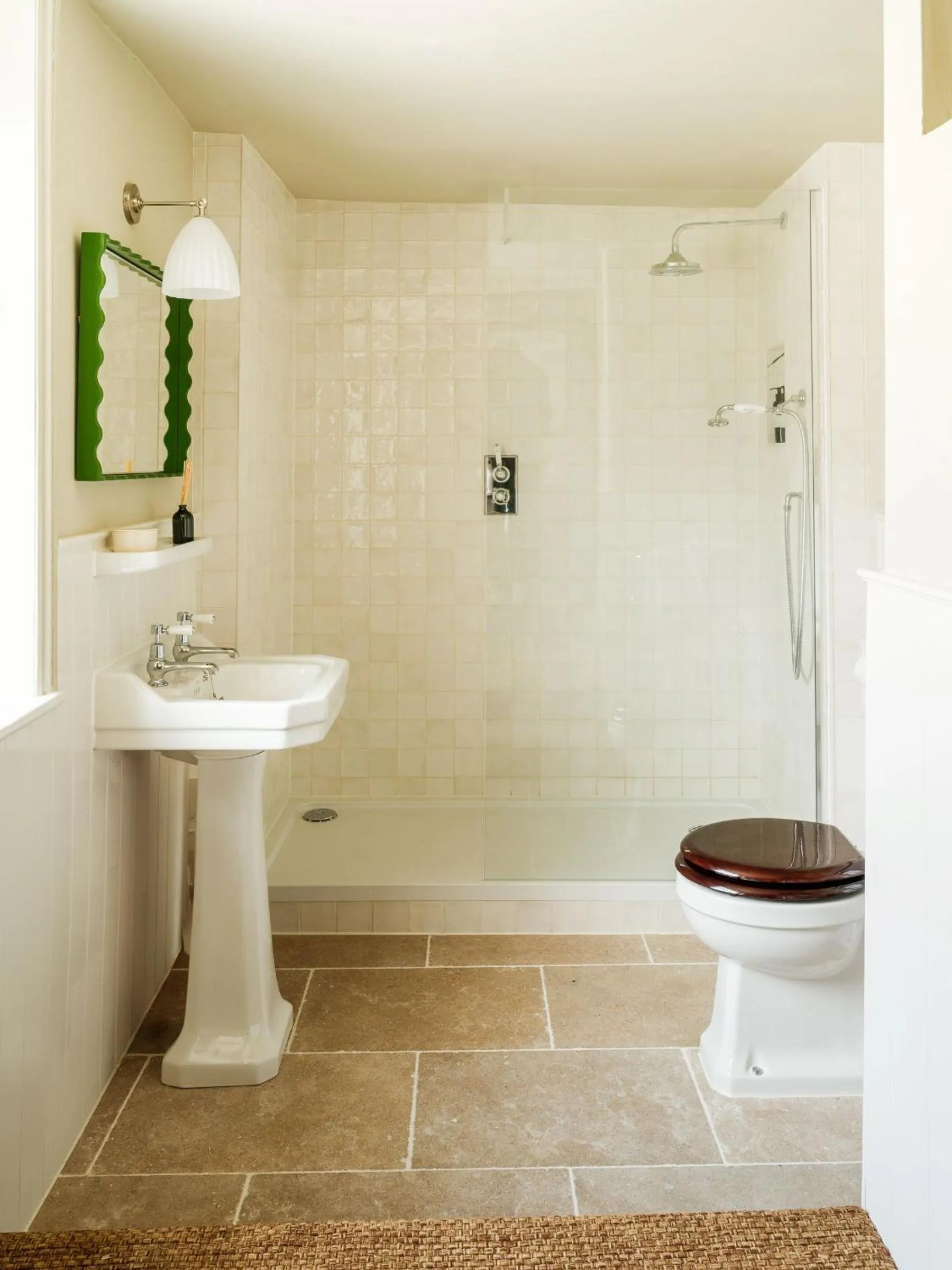 Bathroom in The Fleur de Lys