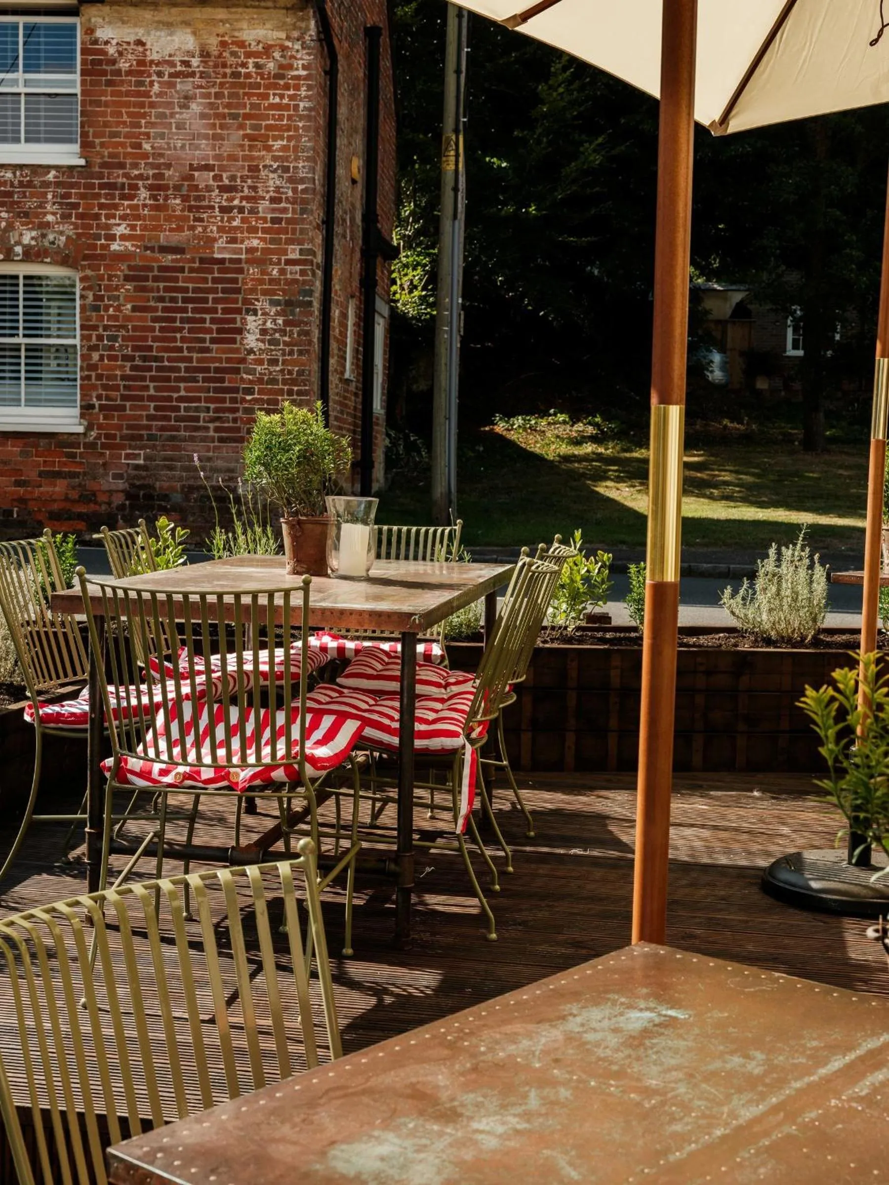 Property building in The Fleur de Lys