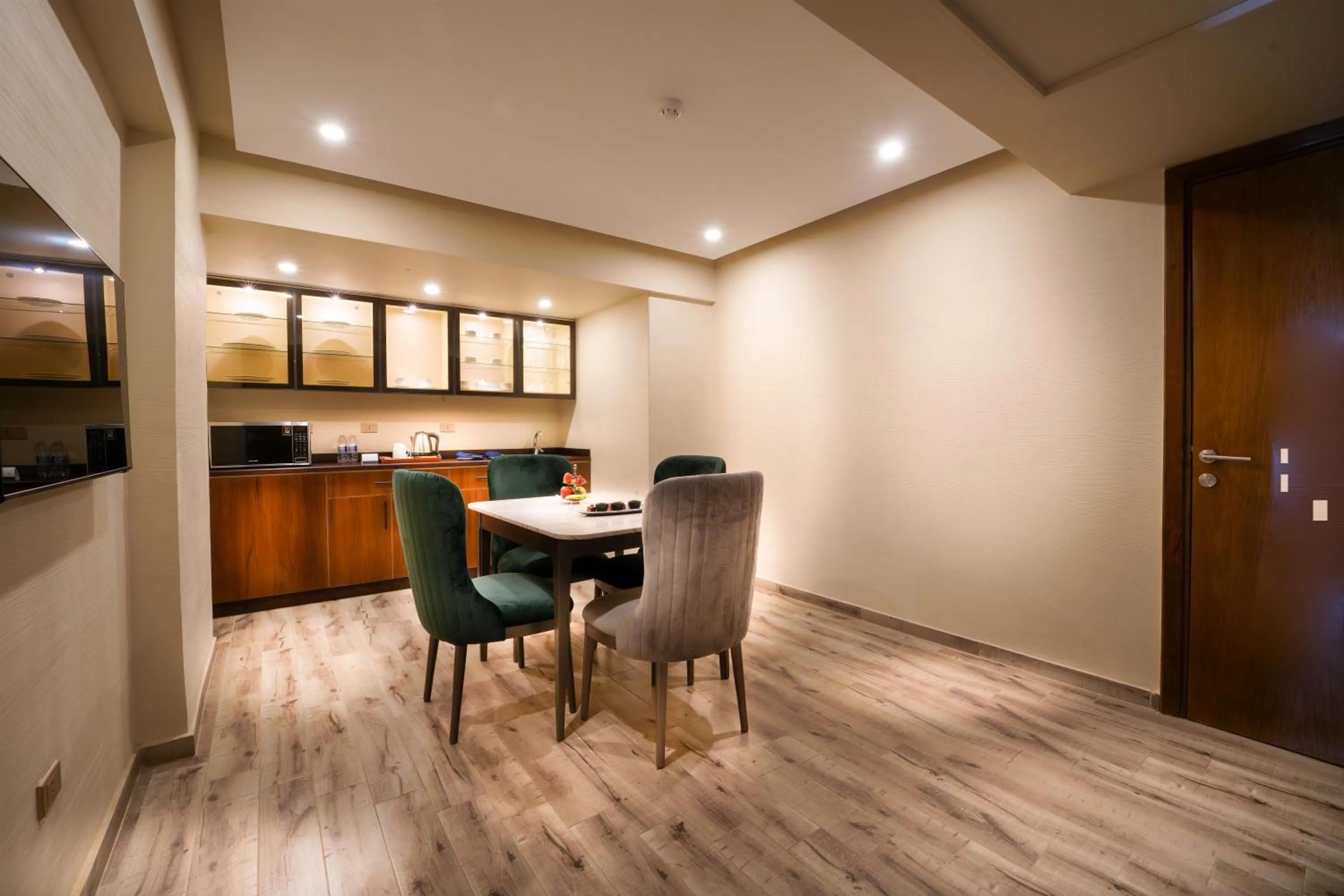 Family in Stay Inn Pyramids Hotel