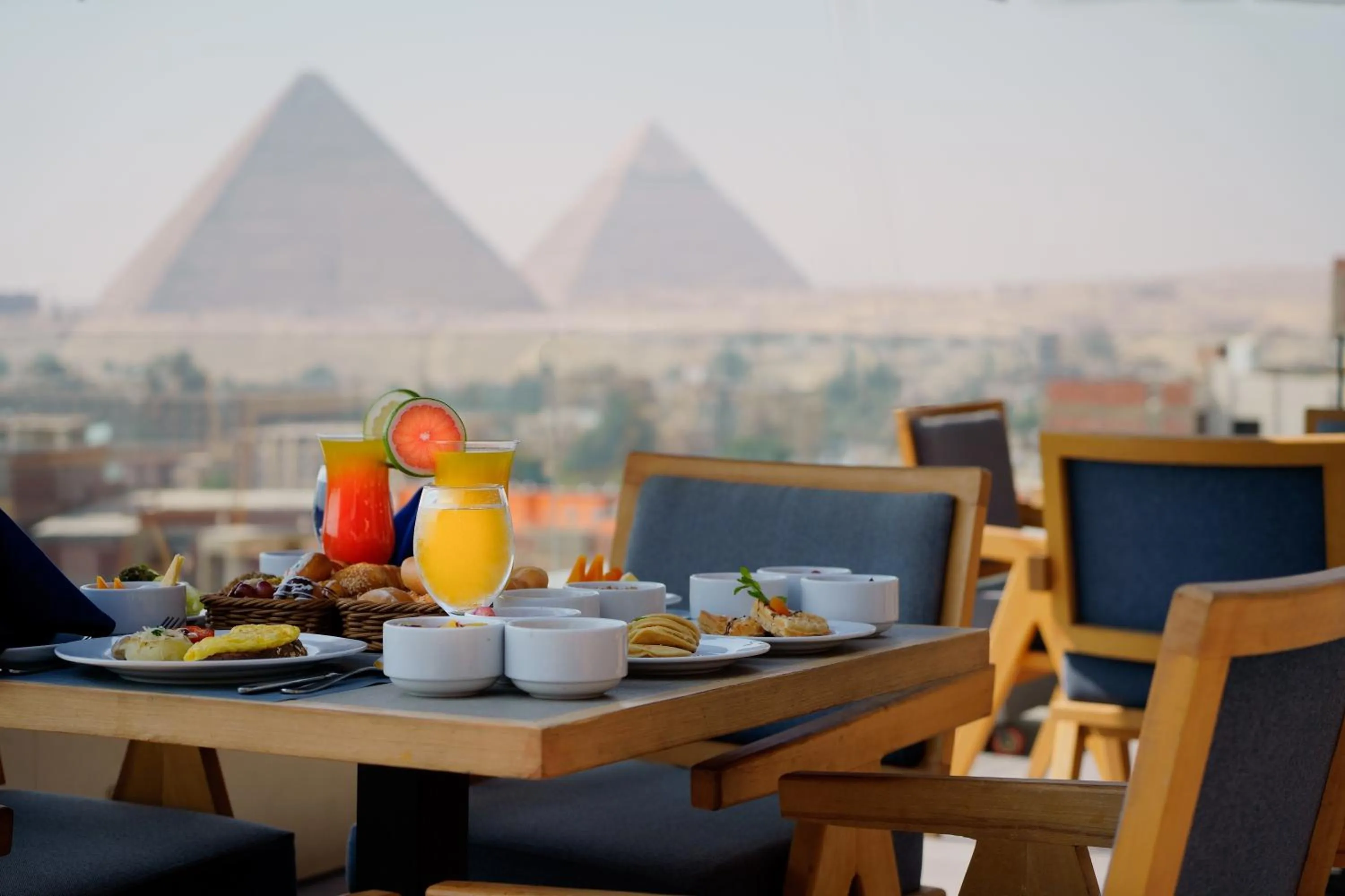 Restaurant/places to eat in Stay Inn Pyramids Hotel