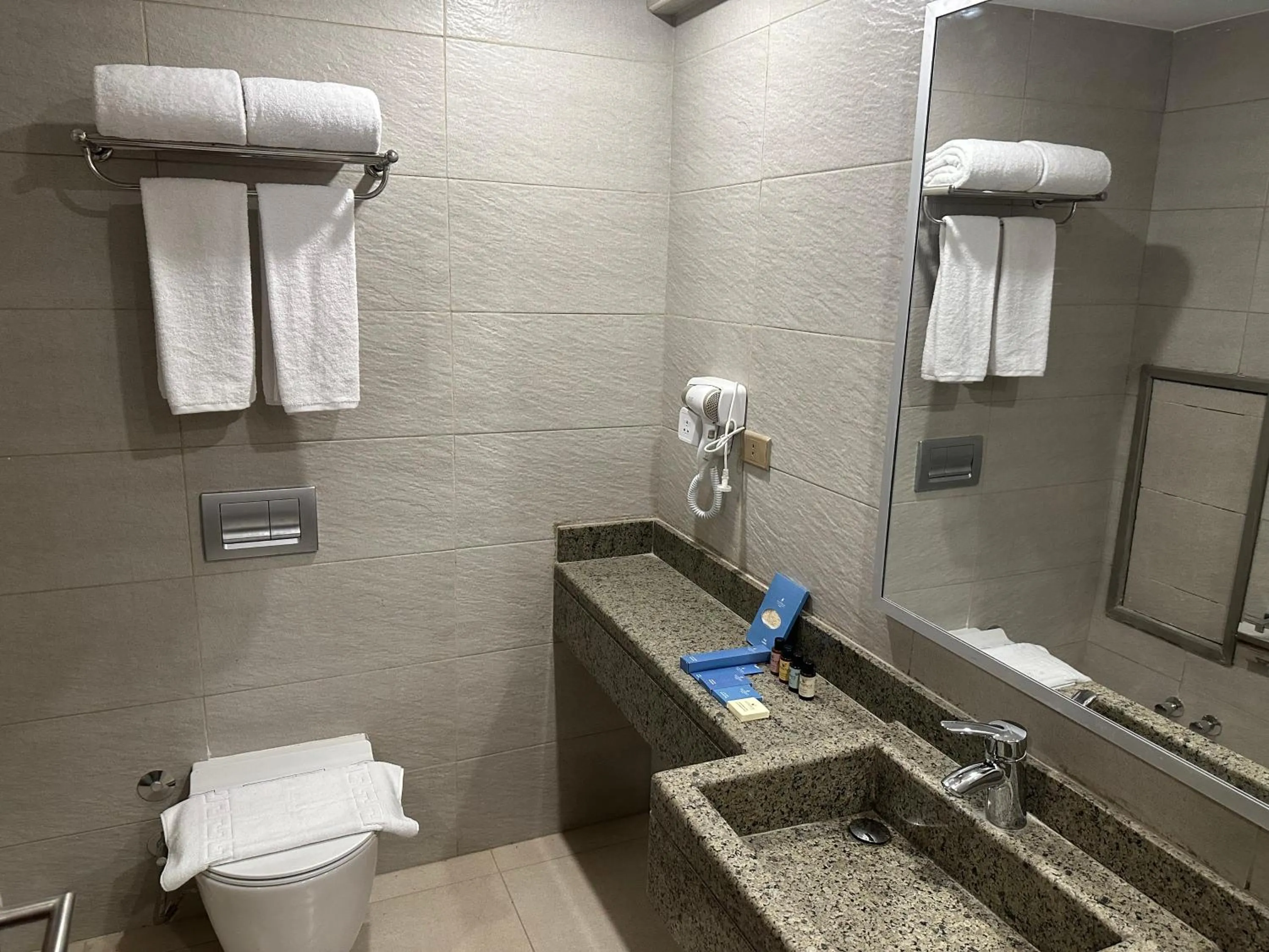 Toilet in Stay Inn Pyramids Hotel