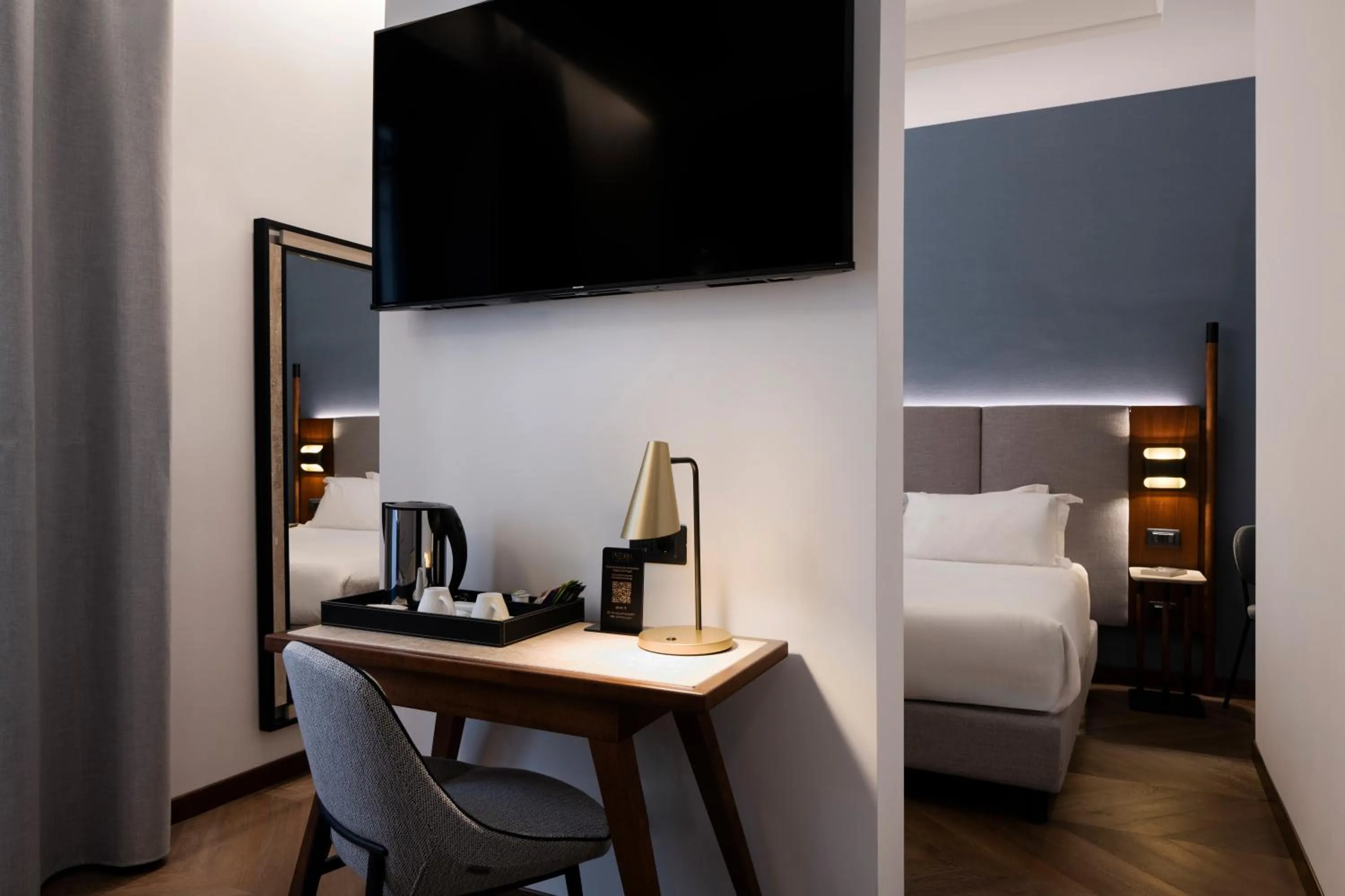 TV and multimedia, Bed in Boutique Hotel Piedra Rome City Centre