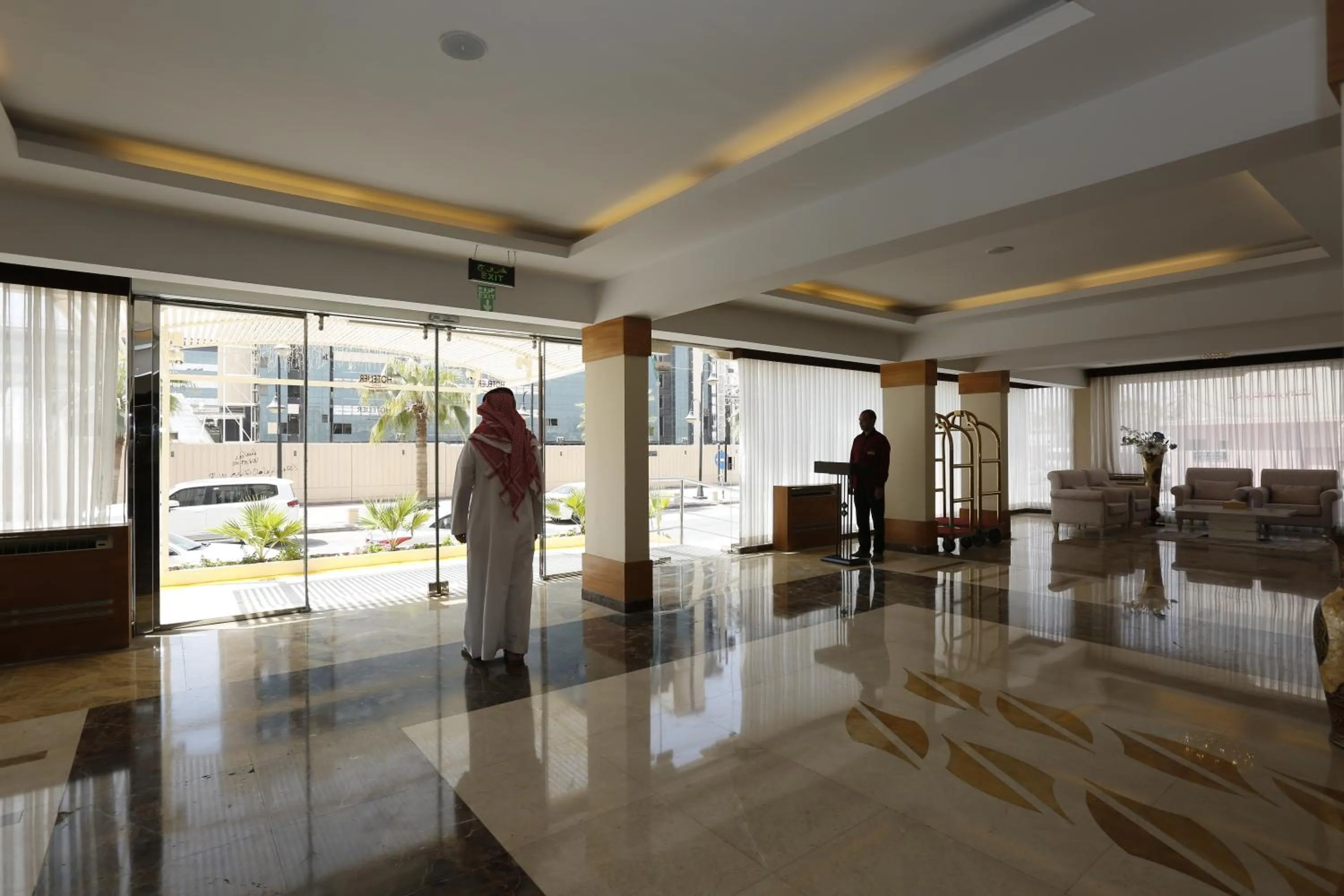 Entertainment in Hotelier Suites by Cantonal