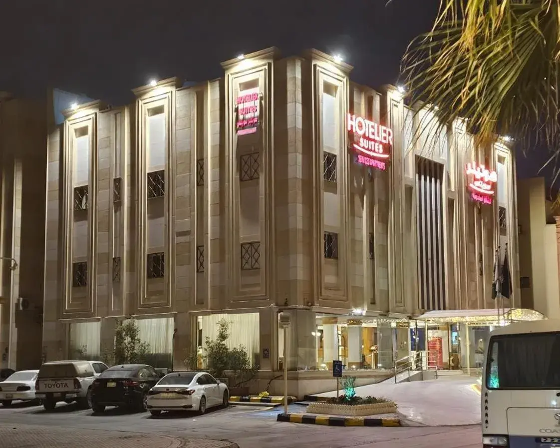 Property building in Hotelier Suites by Cantonal Property building in Hotelier Suites by Cantonal