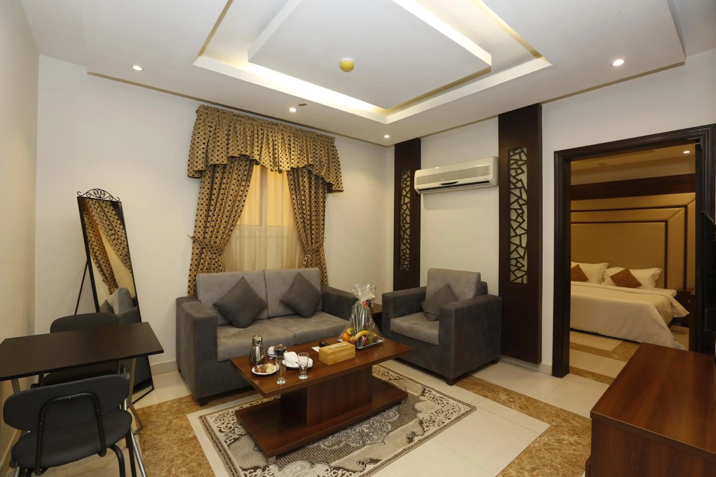 Living room in Hotelier Suites by Cantonal