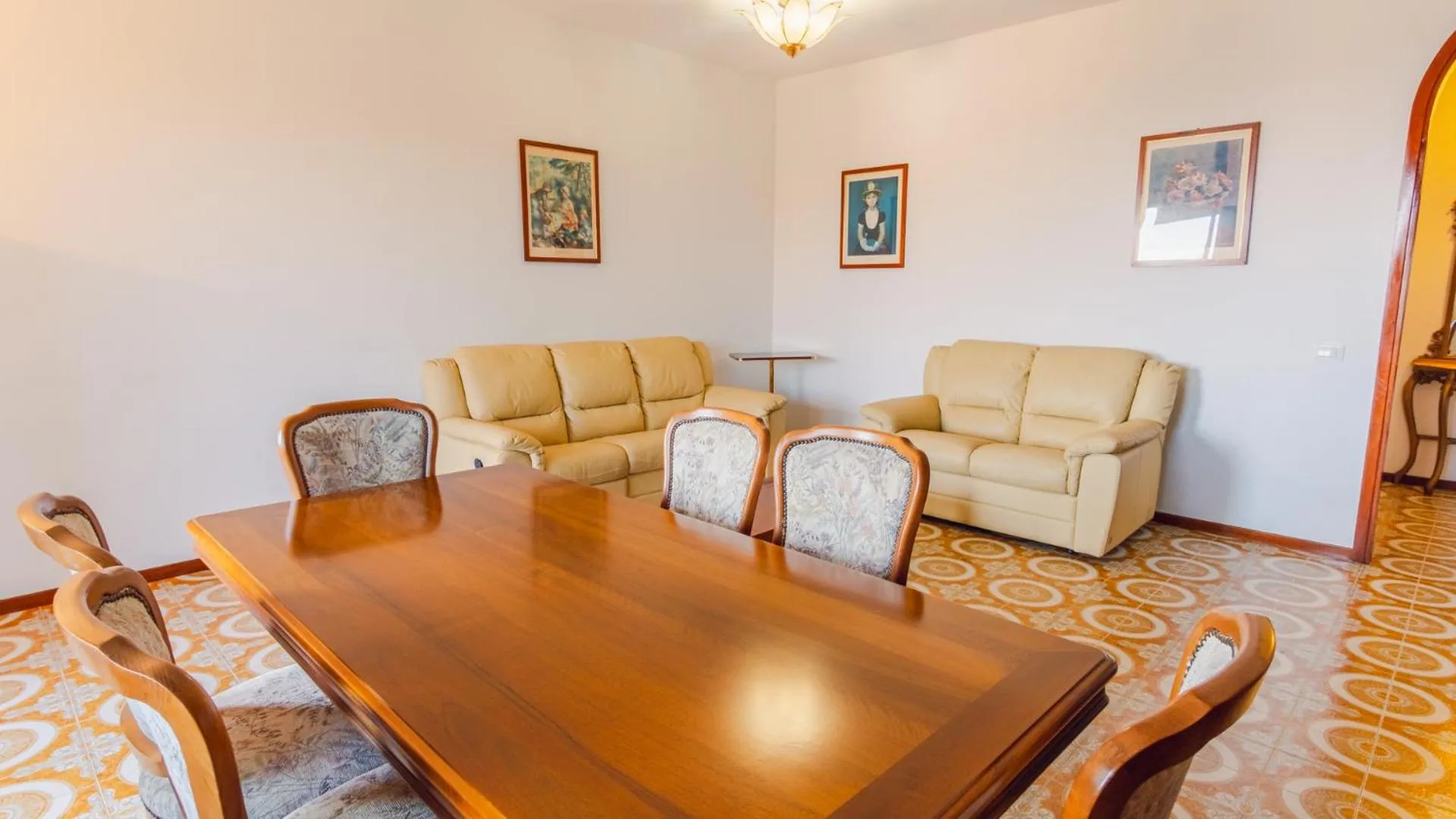Living room in Tra Cielo e Terra - Italian Homing