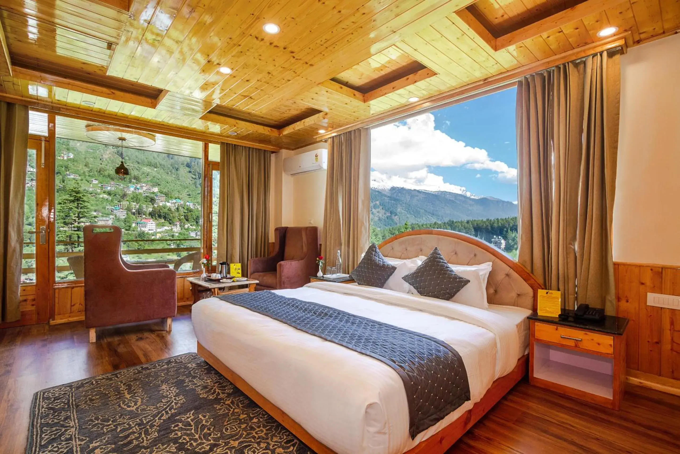 Bed in Tripli Hotels Namaste Manali Bed in Tripli Hotels Namaste Manali