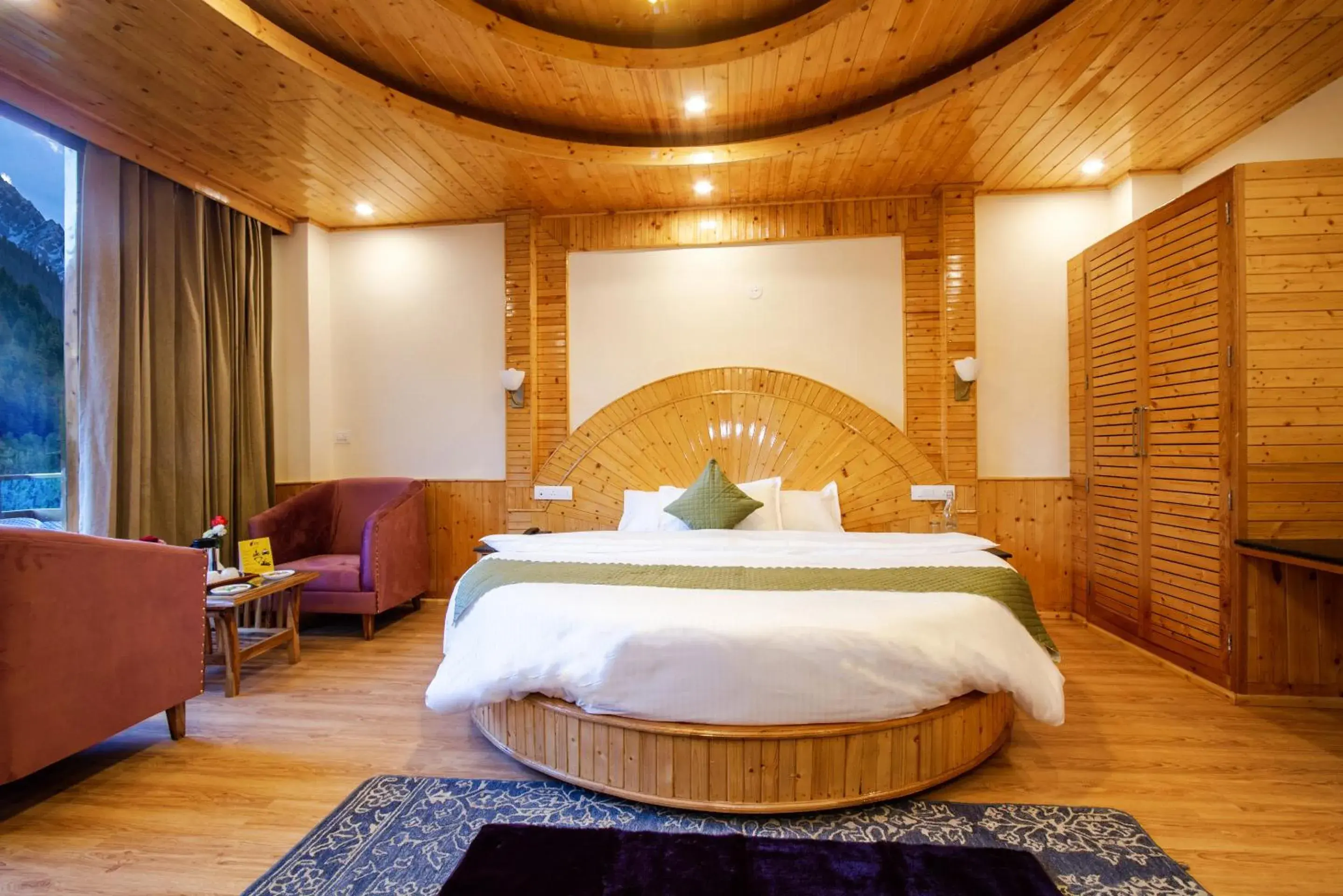 Bed in Tripli Hotels Namaste Manali Bed in Tripli Hotels Namaste Manali