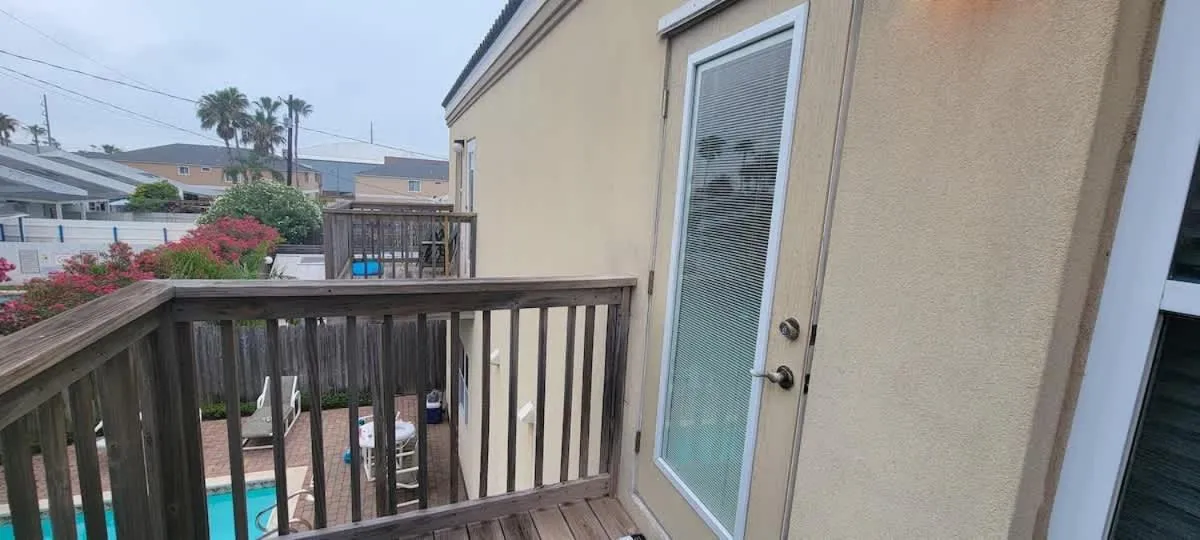 Balcony/Terrace in Beach & Palms condo