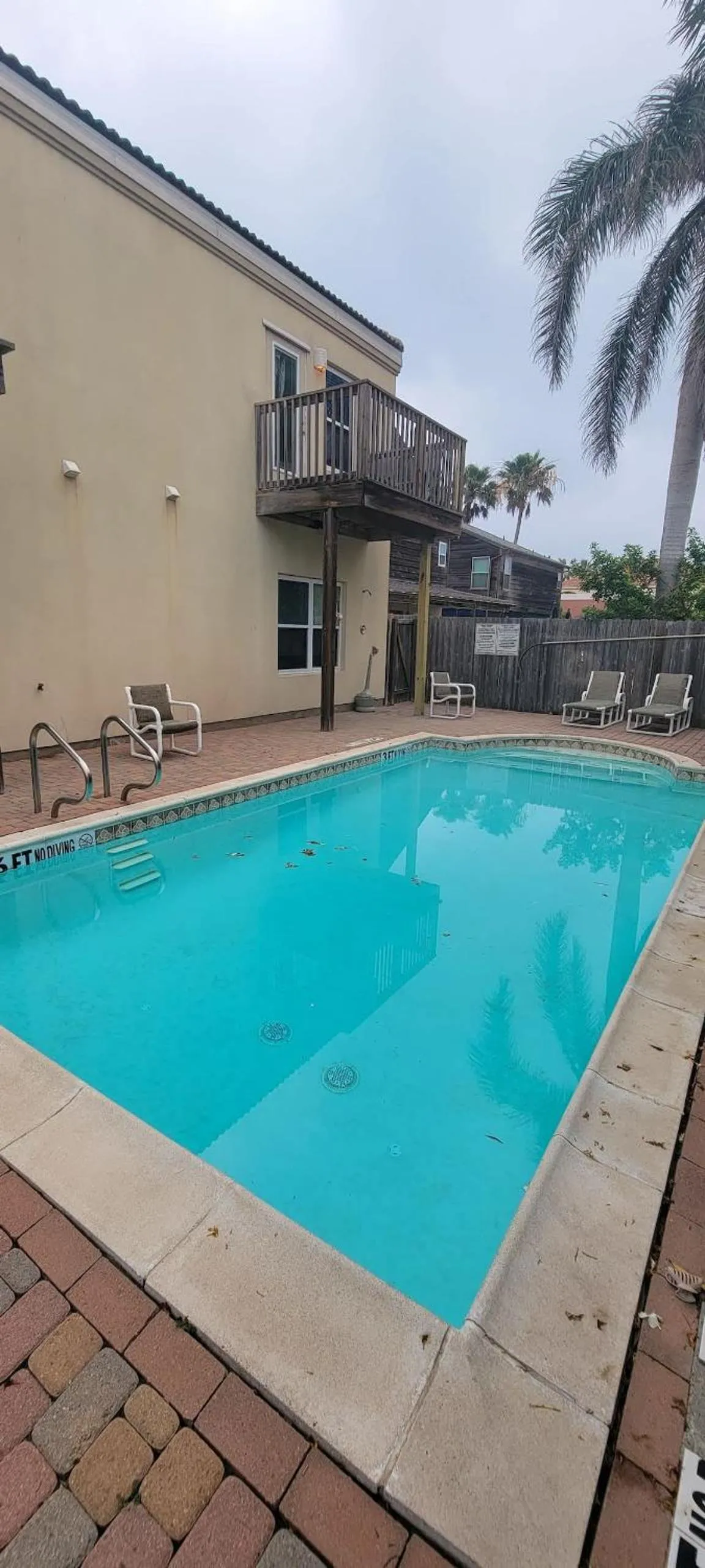 Swimming pool in Beach & Palms condo