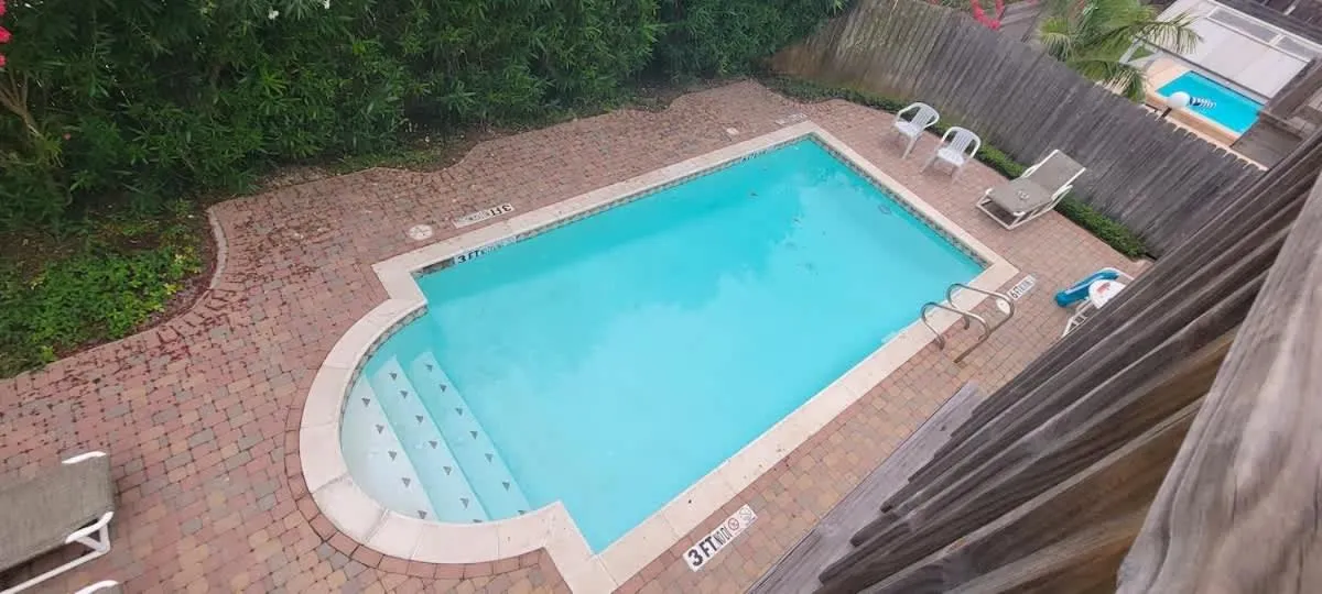 Swimming pool in Beach & Palms condo